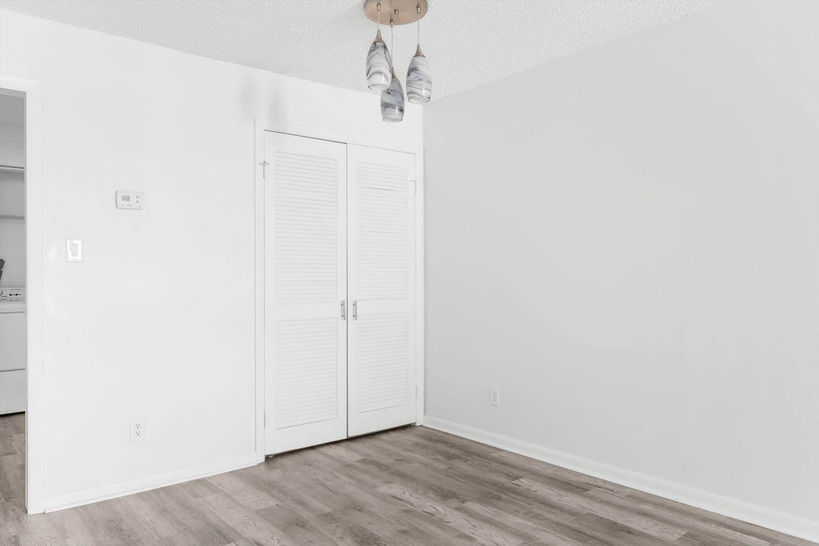 Norfolk House: 8530 Tidewater Dr