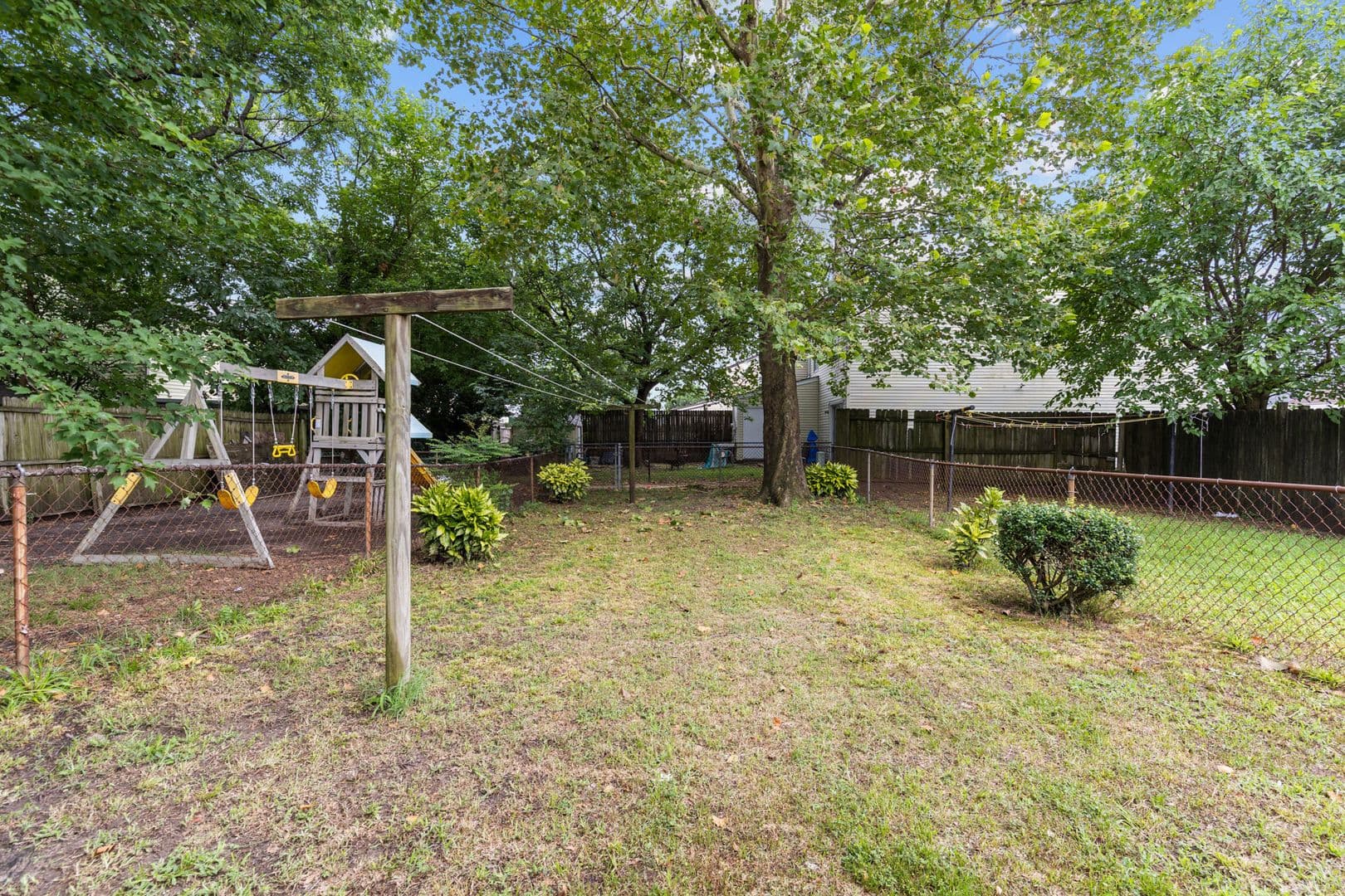 Virginia Beach Townhome: 5613 Banbury Ct