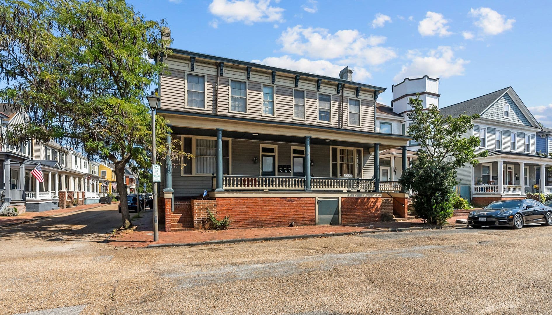 Portsmouth House: 403 Dinwiddie Street