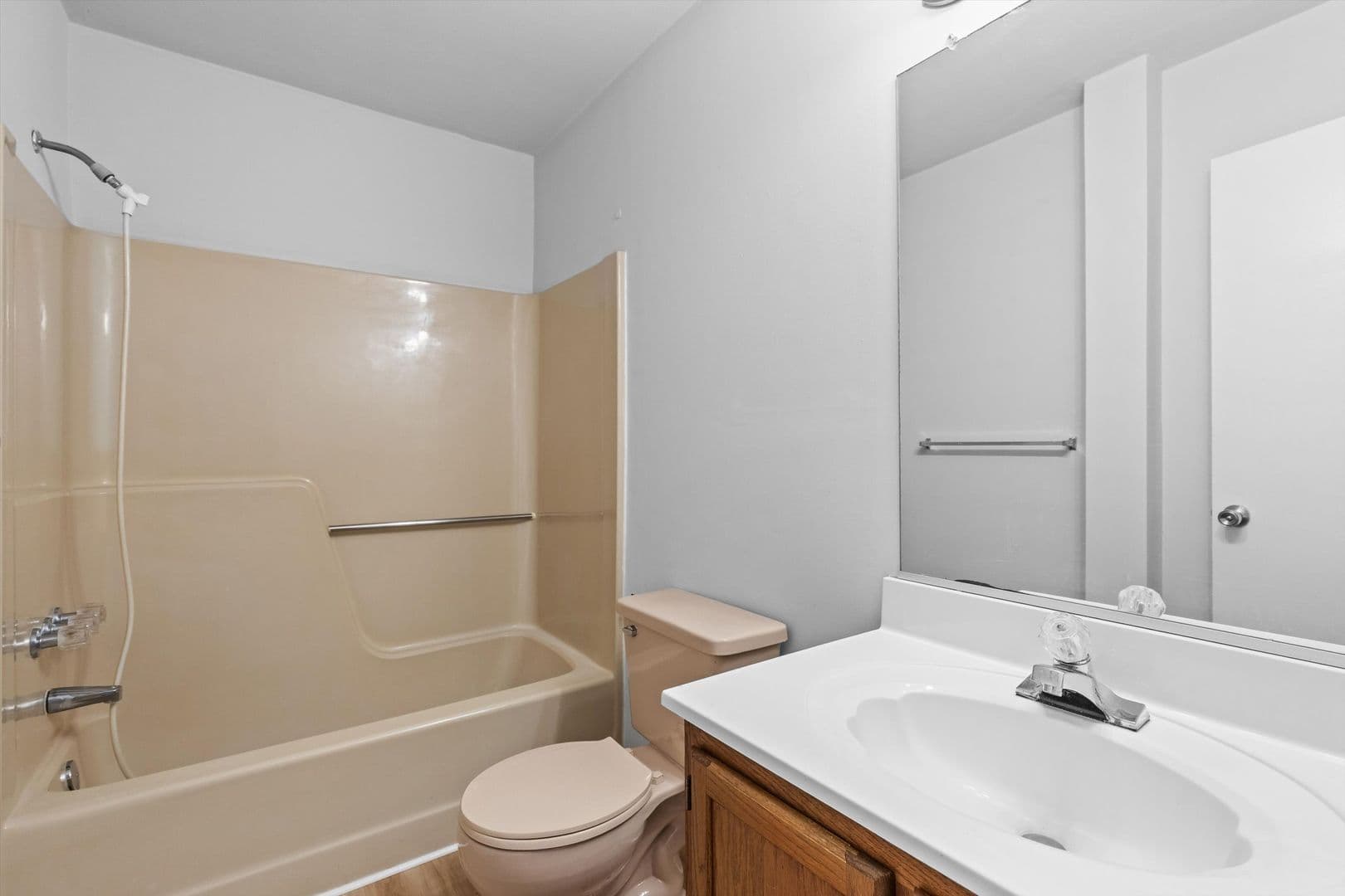 Norfolk Condo: 225 A View Ave, #202