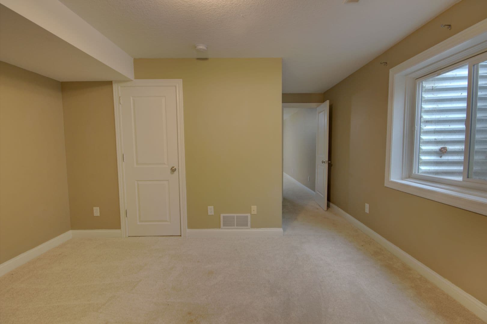 Davenport House: 2215 W 59th St
