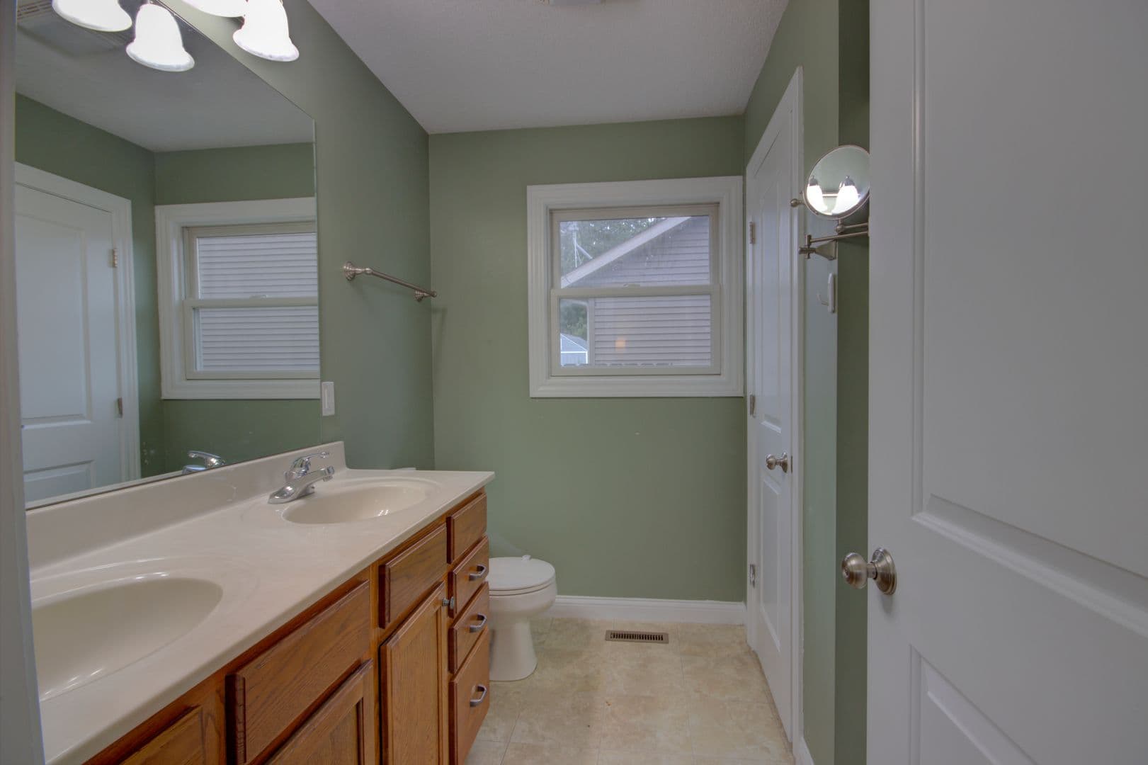 Davenport House: 2215 W 59th St