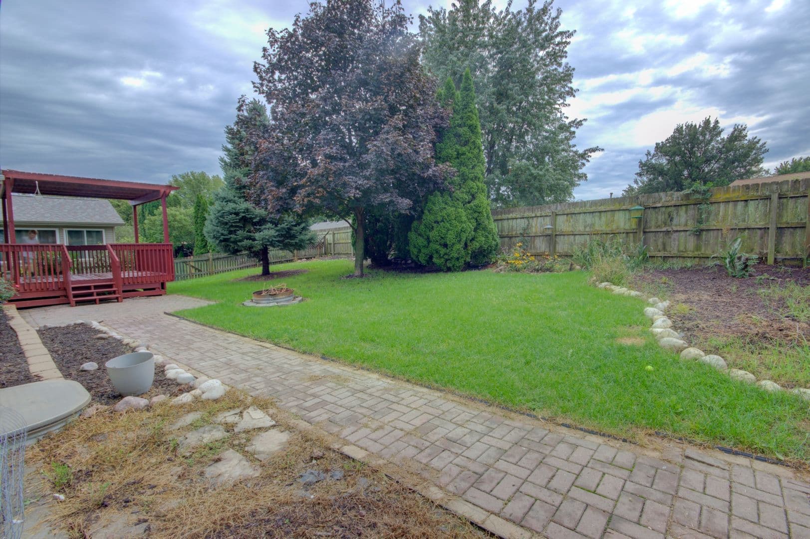 Davenport House: 2215 W 59th St