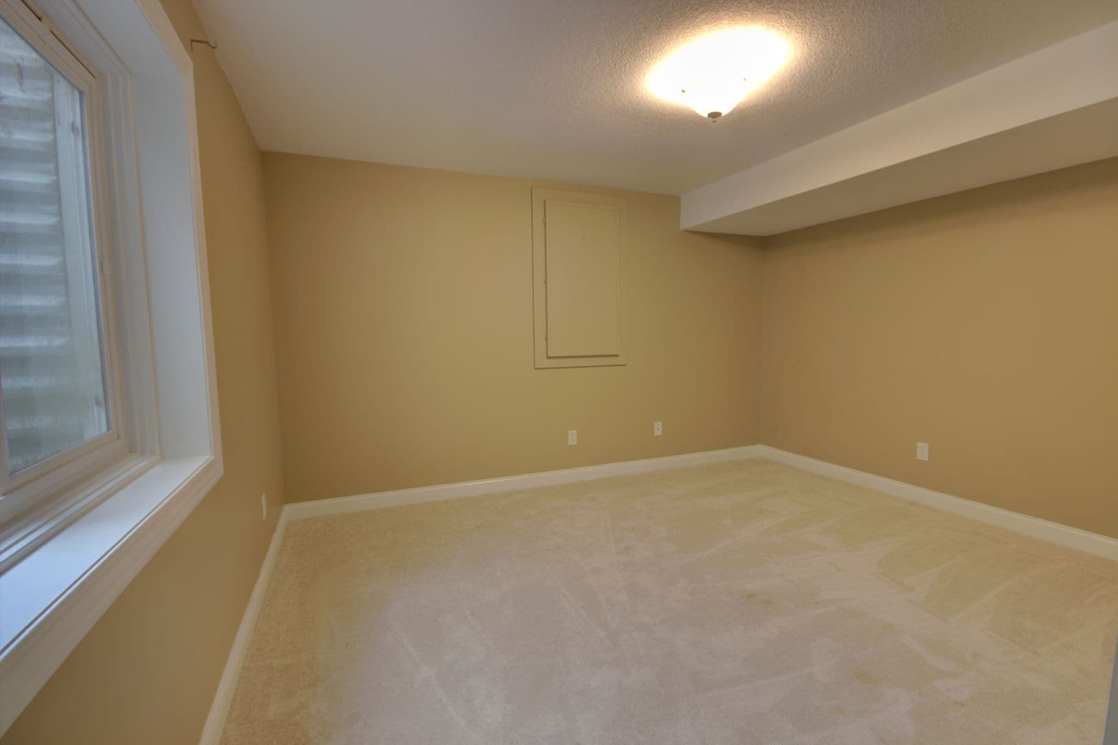 Davenport House: 2215 W 59th St