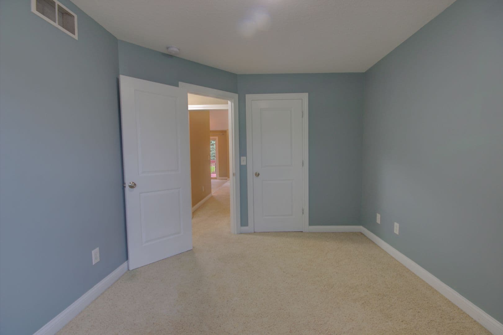 Davenport House: 2215 W 59th St