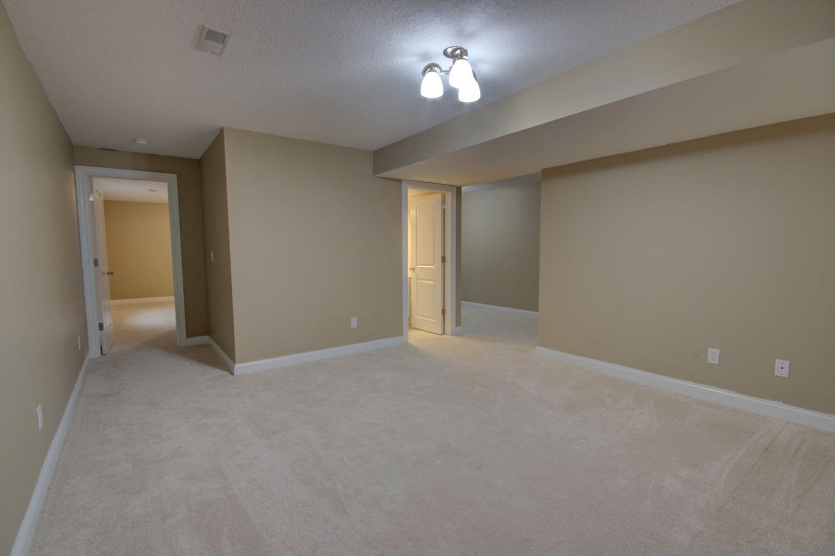 Davenport House: 2215 W 59th St