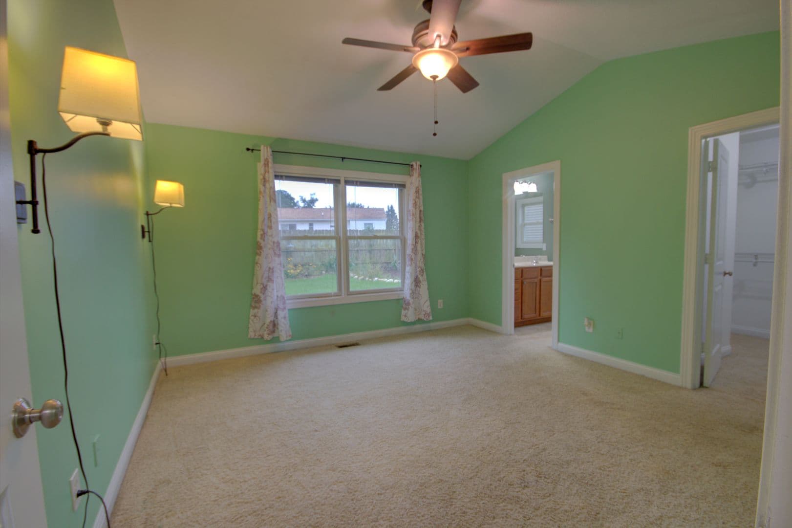 Davenport House: 2215 W 59th St