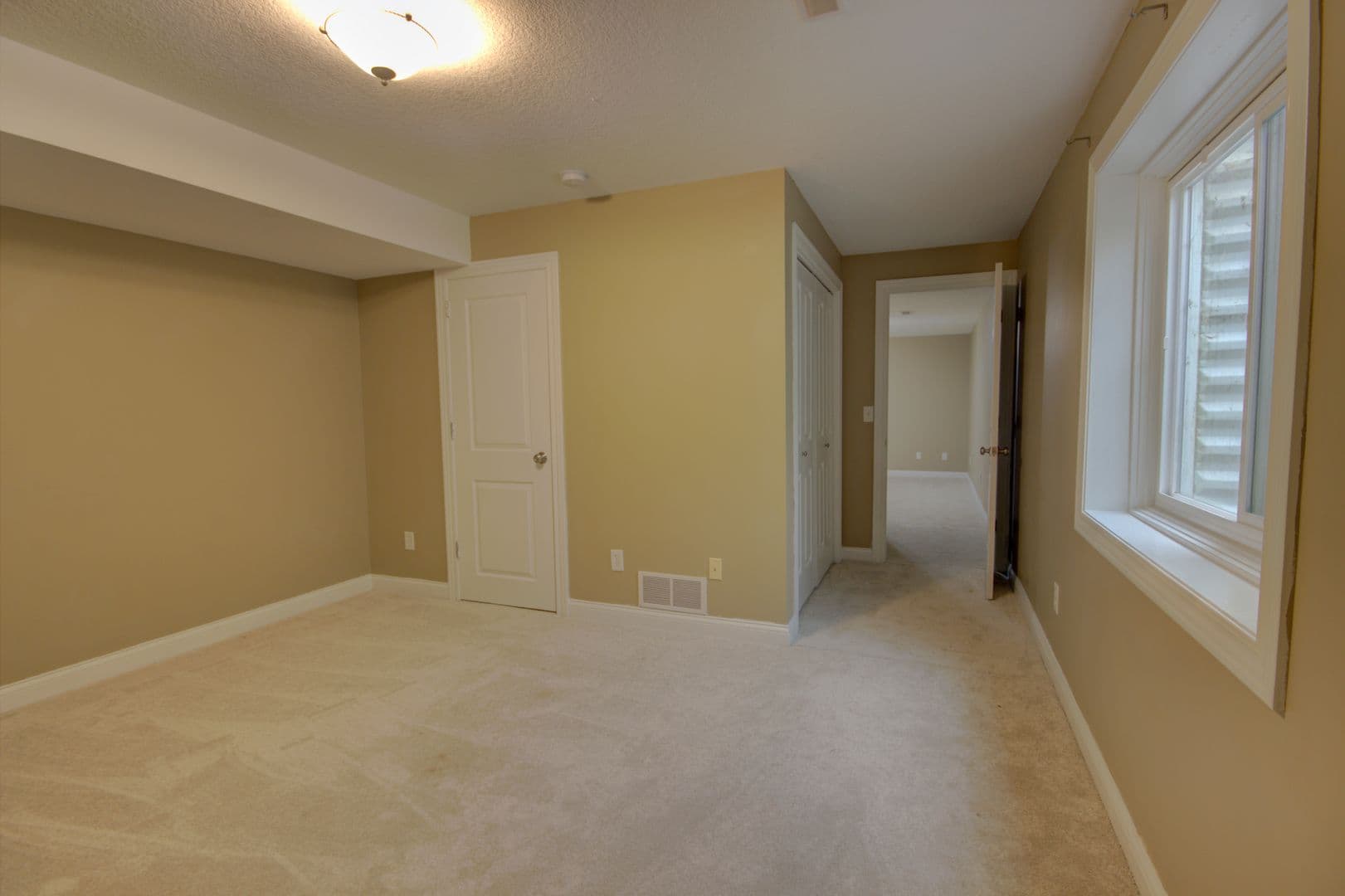 Davenport House: 2215 W 59th St