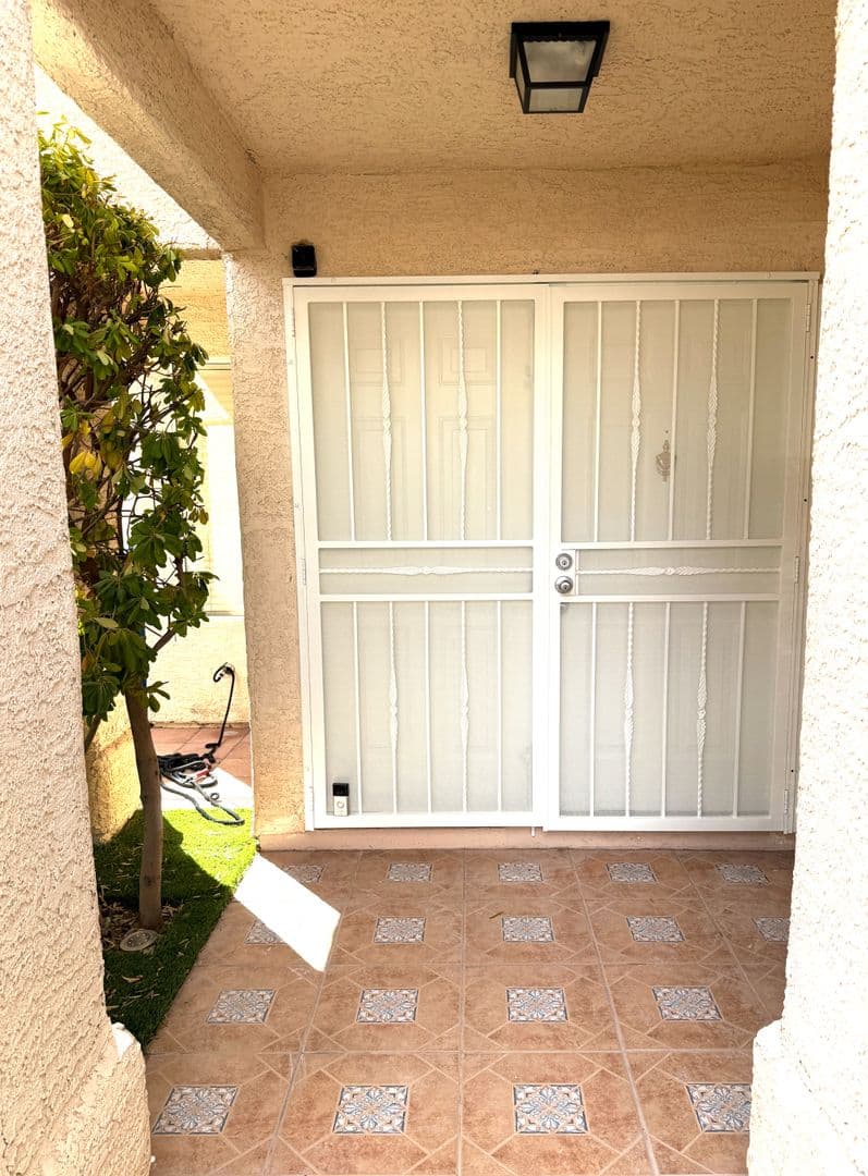 Las Vegas House: 433 Jubilation Drive