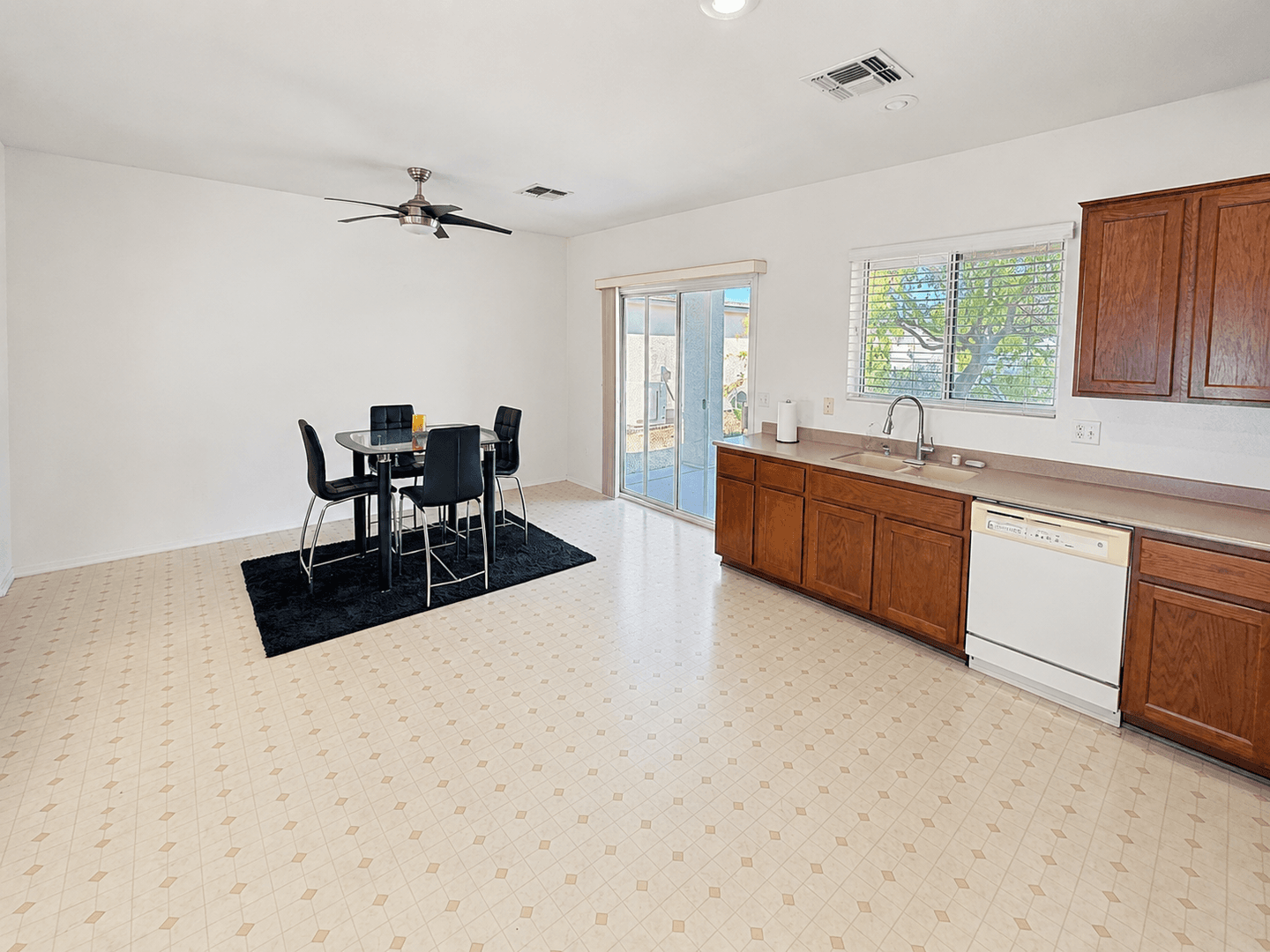 Henderson House: 1935 Valley Center Dr