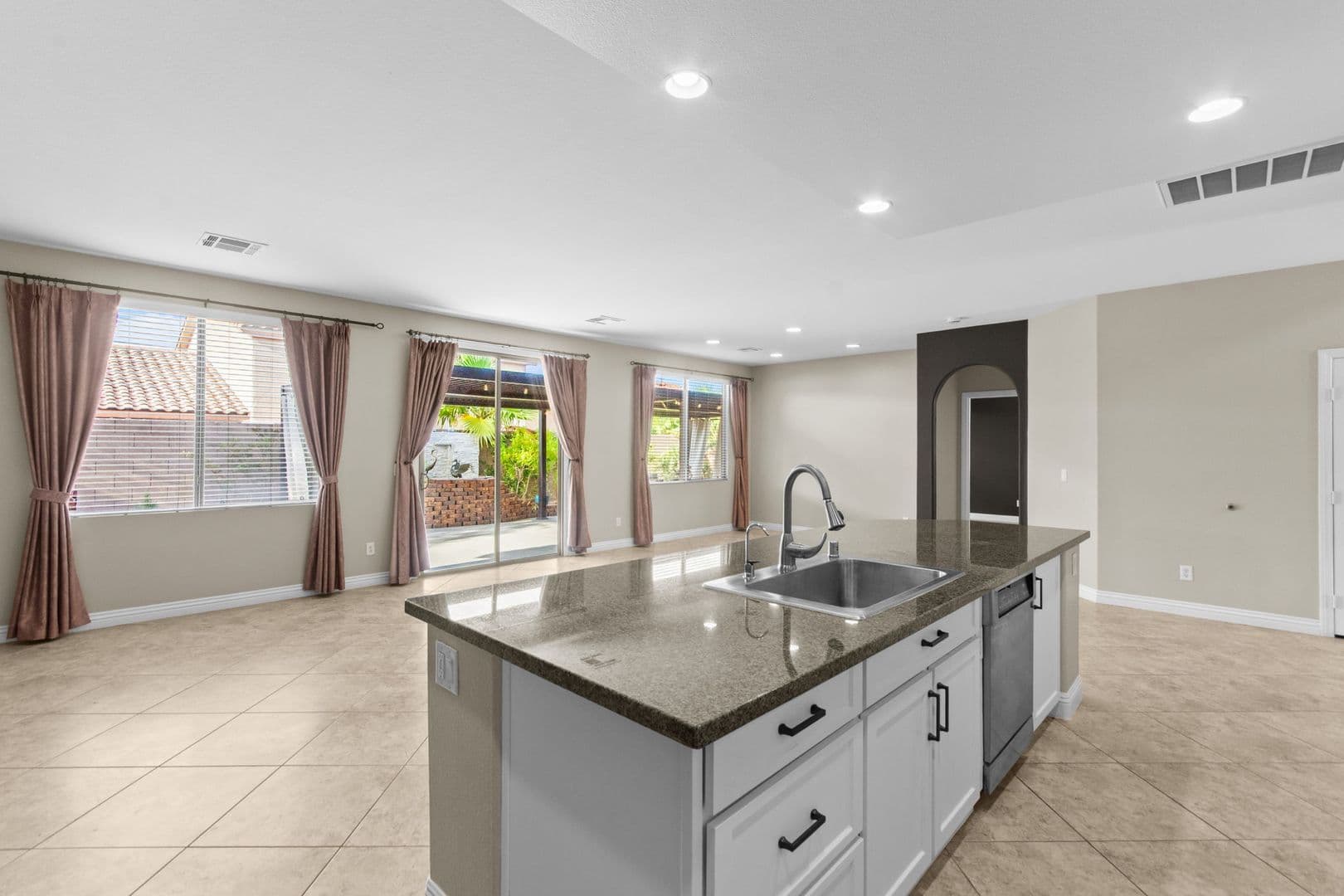 Las Vegas House: 7568 Stray Horse Ave