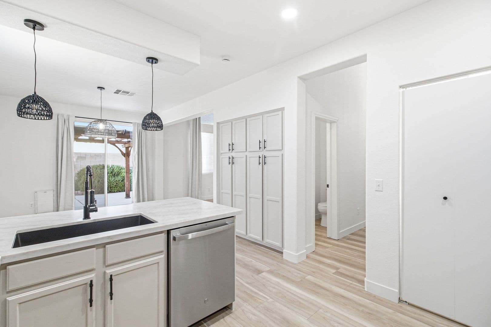 Henderson House: 2760 Saigon Dr
