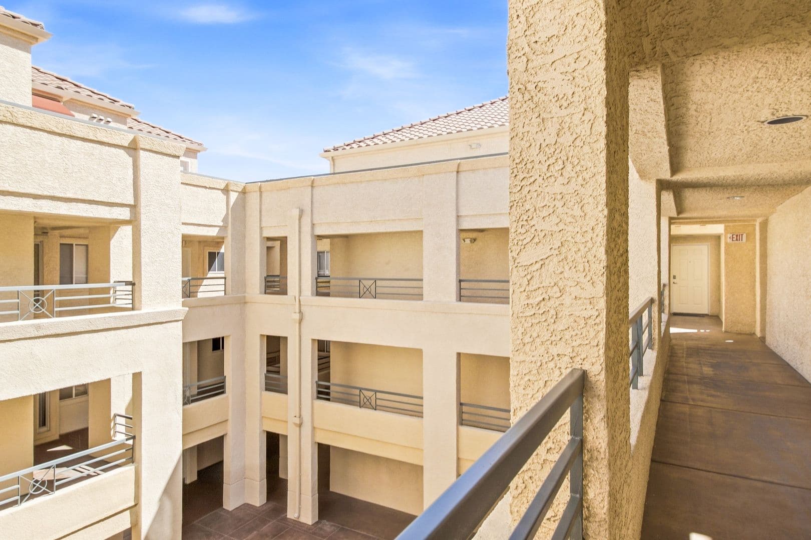 Las Vegas House: 210 E Flamingo Rd #330