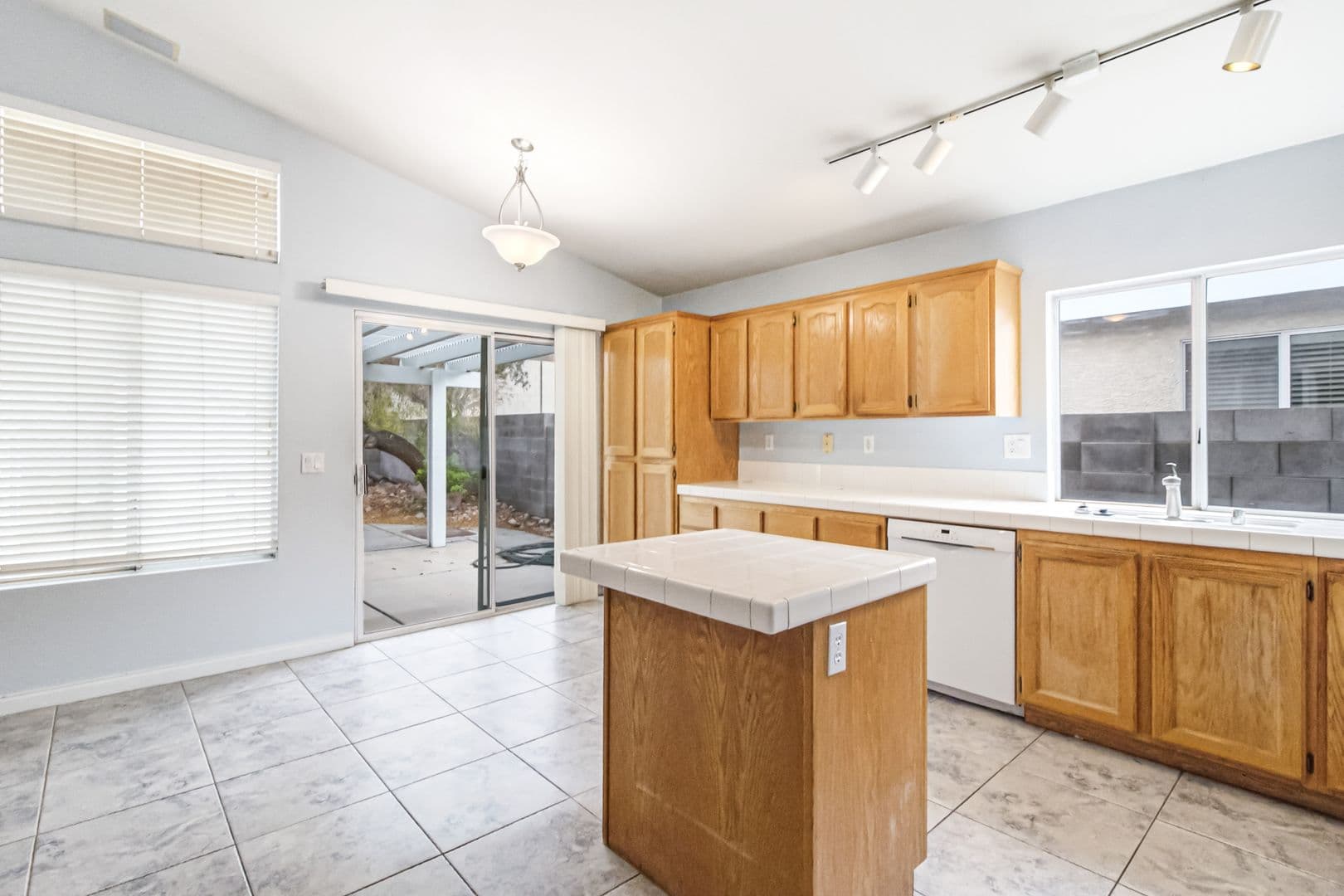 Henderson House: 2407 Worchester Rd