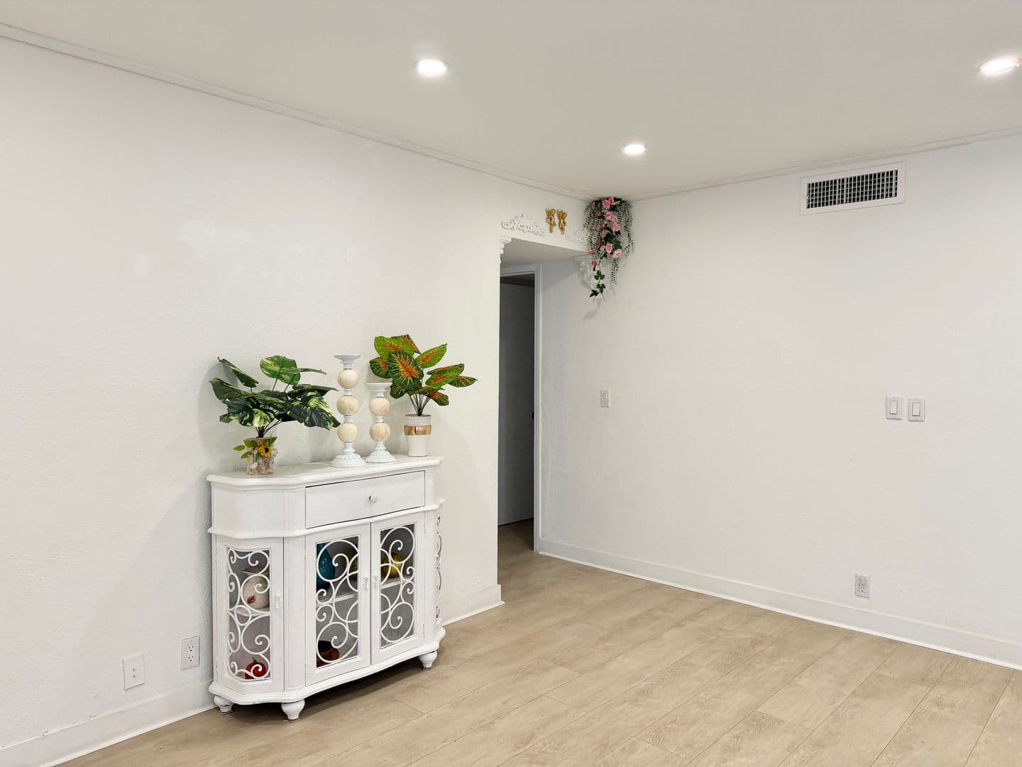 Las Vegas Condo: 575 S. Royal Crest Circle