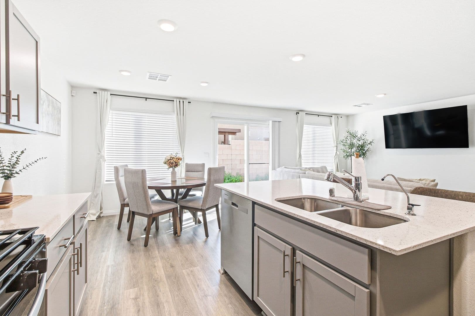 Las Vegas House: 3499 La Cura Ave
