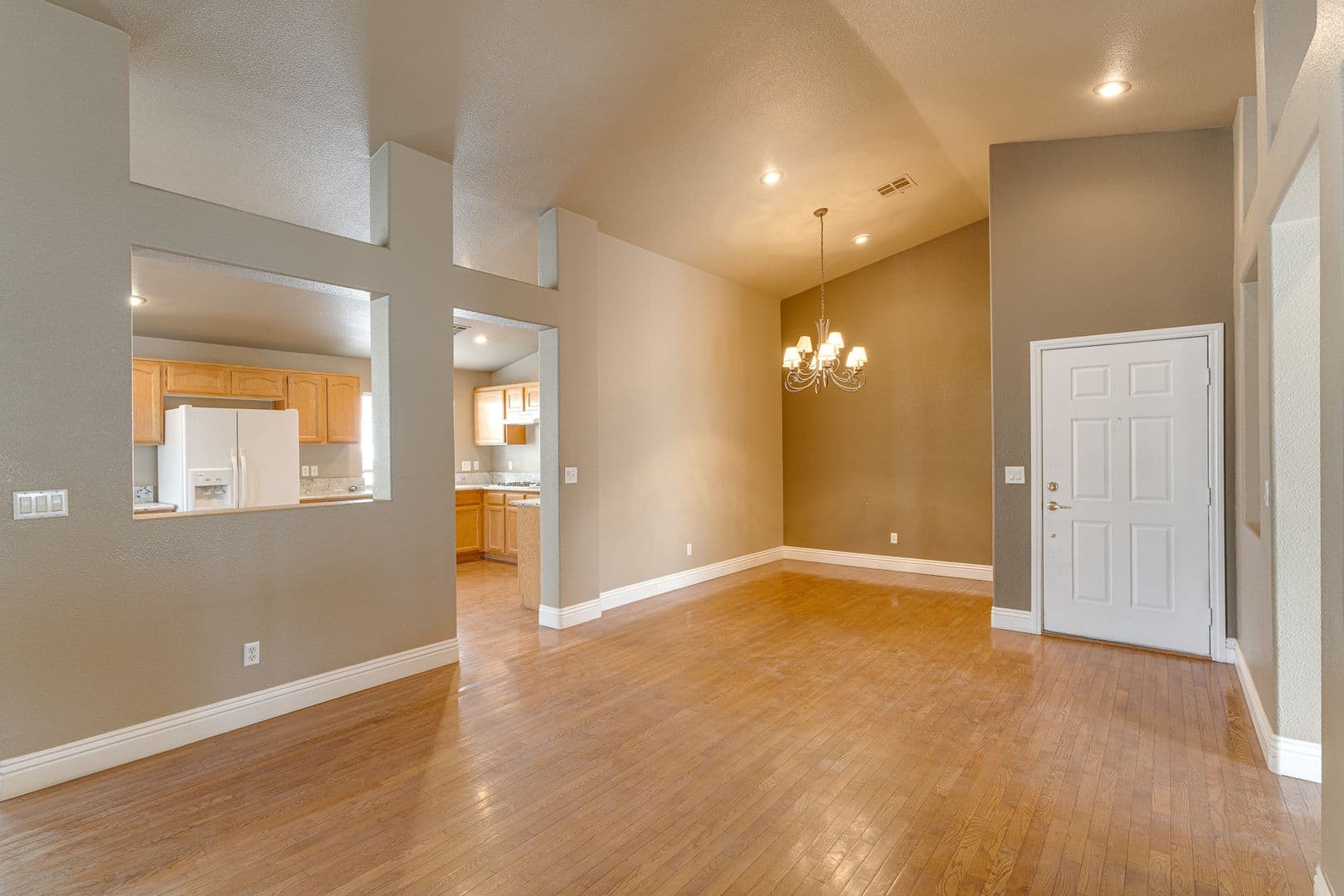 Henderson House: 1842 Stablegate Ave