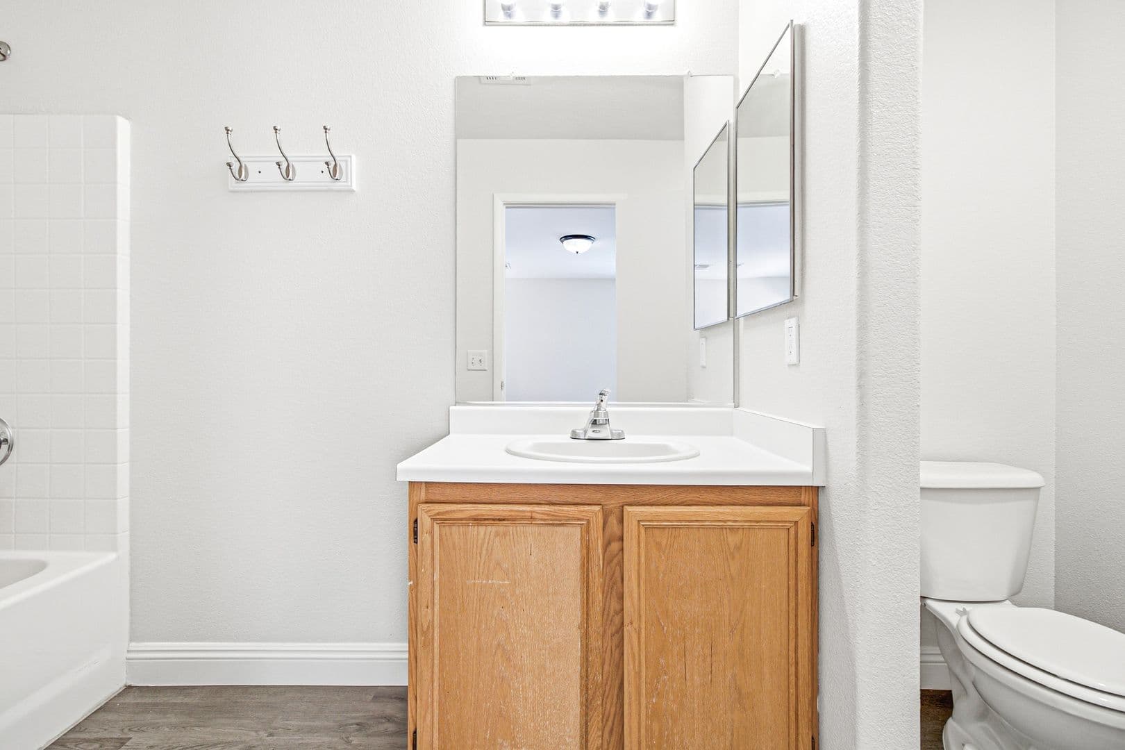 Henderson House: 183 White Butte