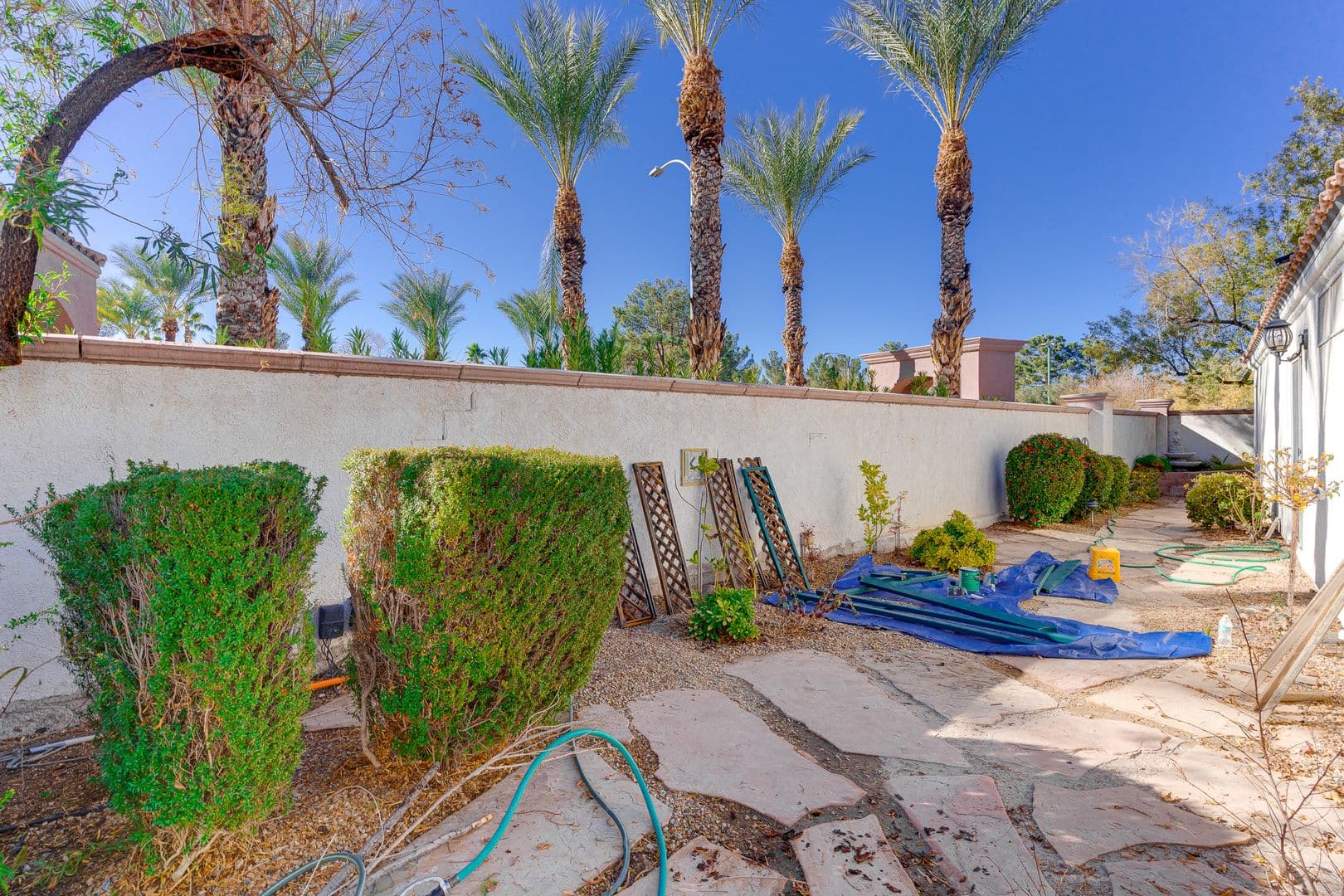 Henderson House: 1842 Stablegate Ave