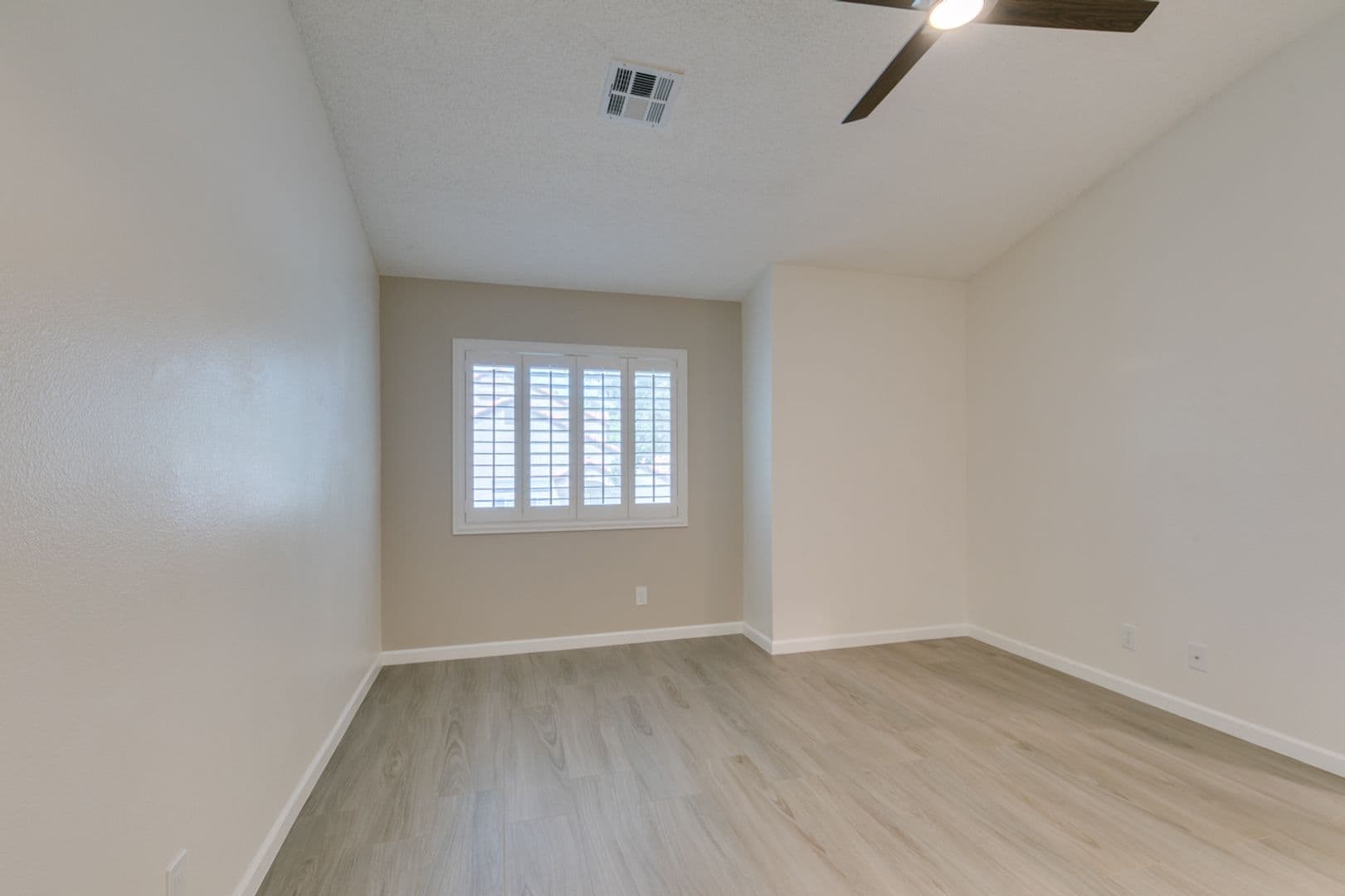 Henderson House: 540 Sutters Mill Rd