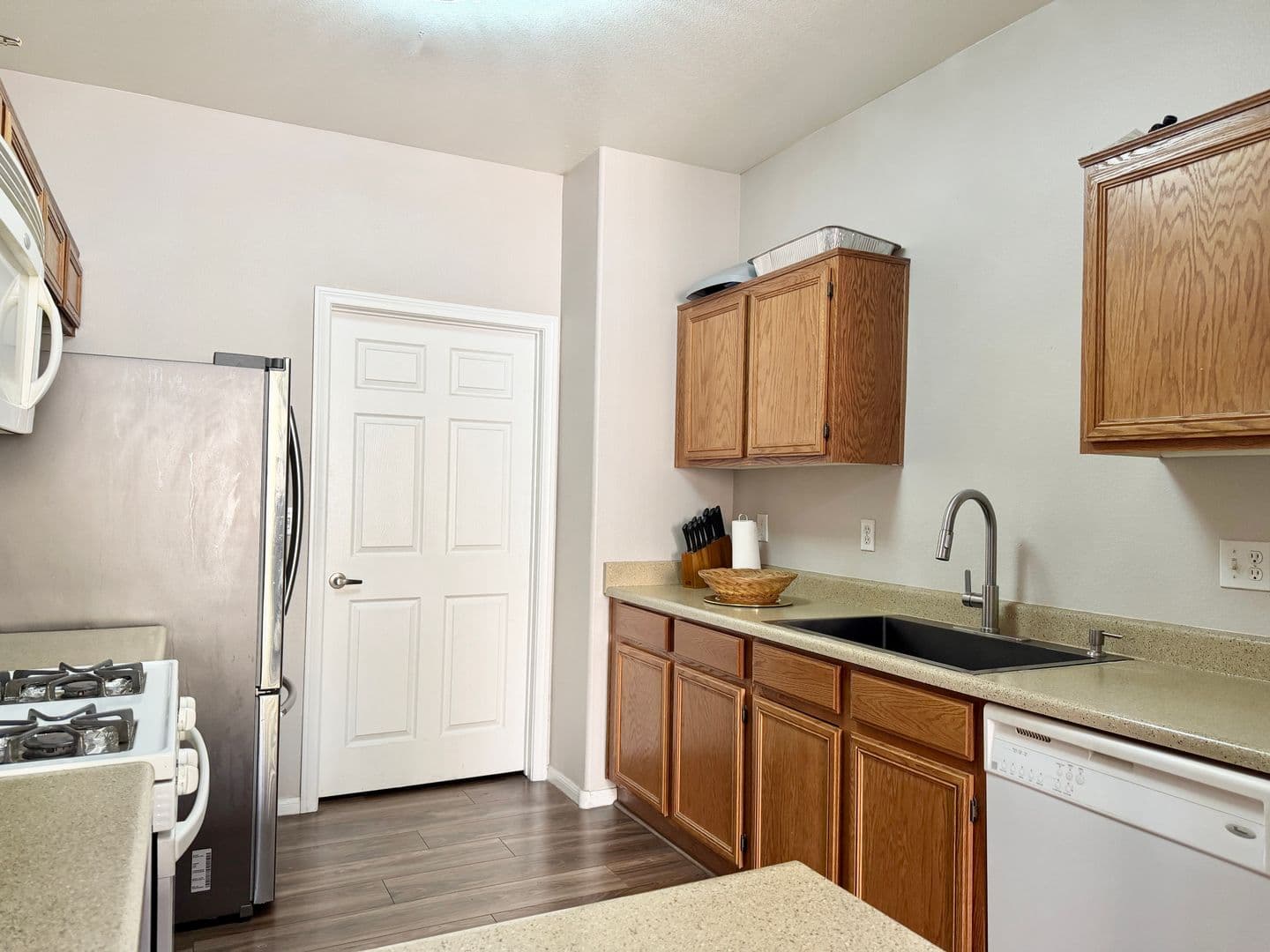 Henderson Townhome: 62 Blue Beak Way