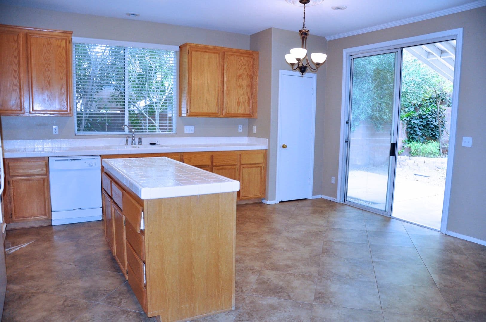 Henderson House: 1275 Dove Tree Court