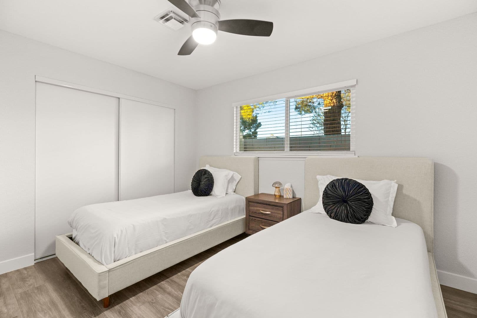 Las Vegas House: 615 S 10th St Unit A