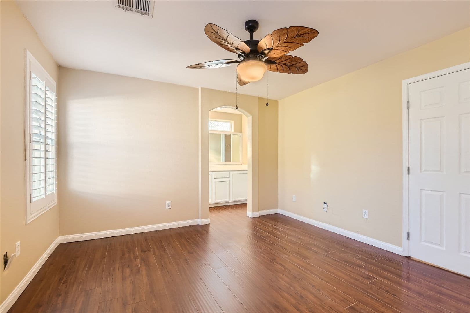 LAS VEGAS House: 9379 MALAYA GARNET CT.
