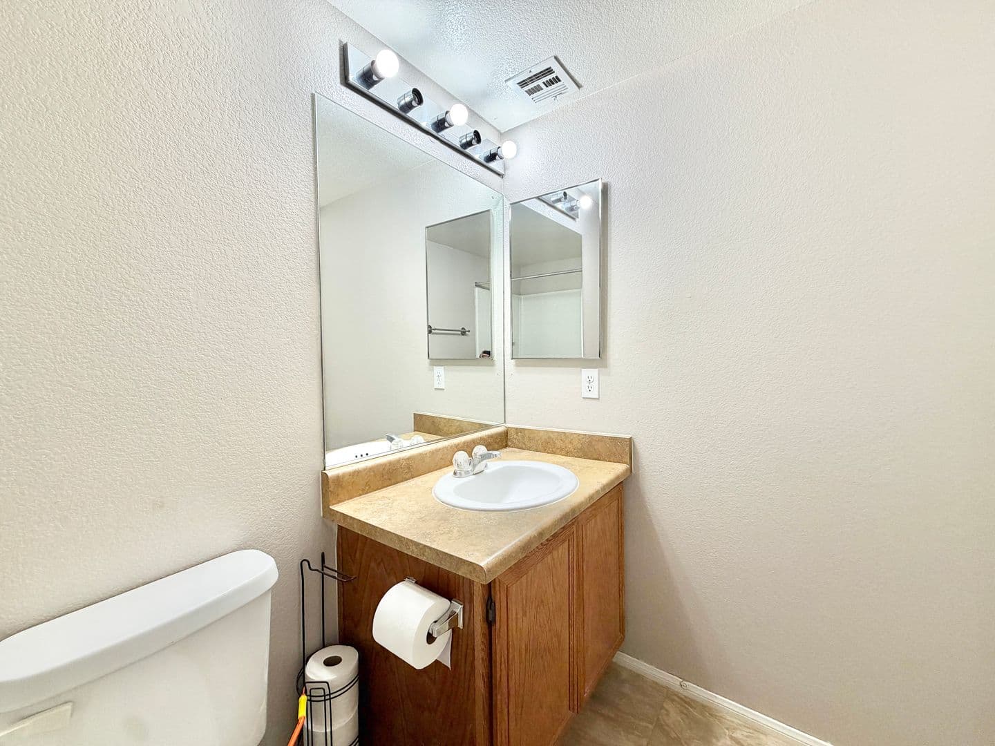 Henderson Townhome: 62 Blue Beak Way
