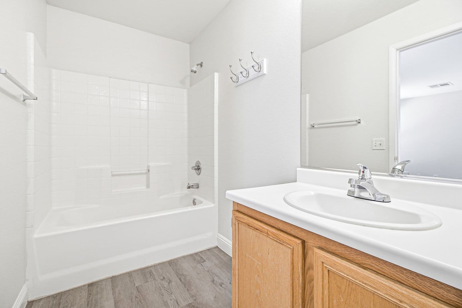 Henderson House: 183 White Butte