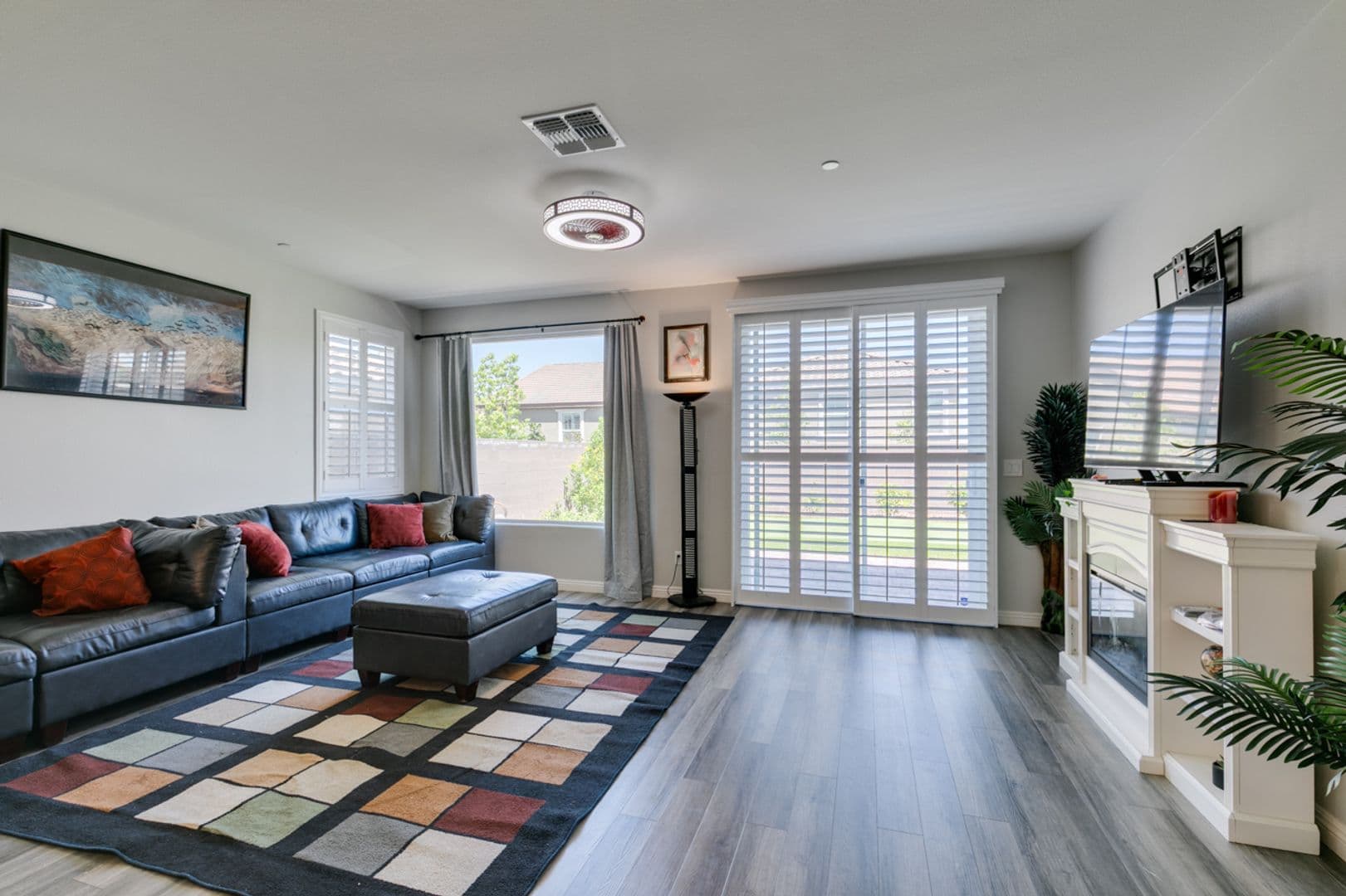 Henderson House: 3496 Calentina Ave