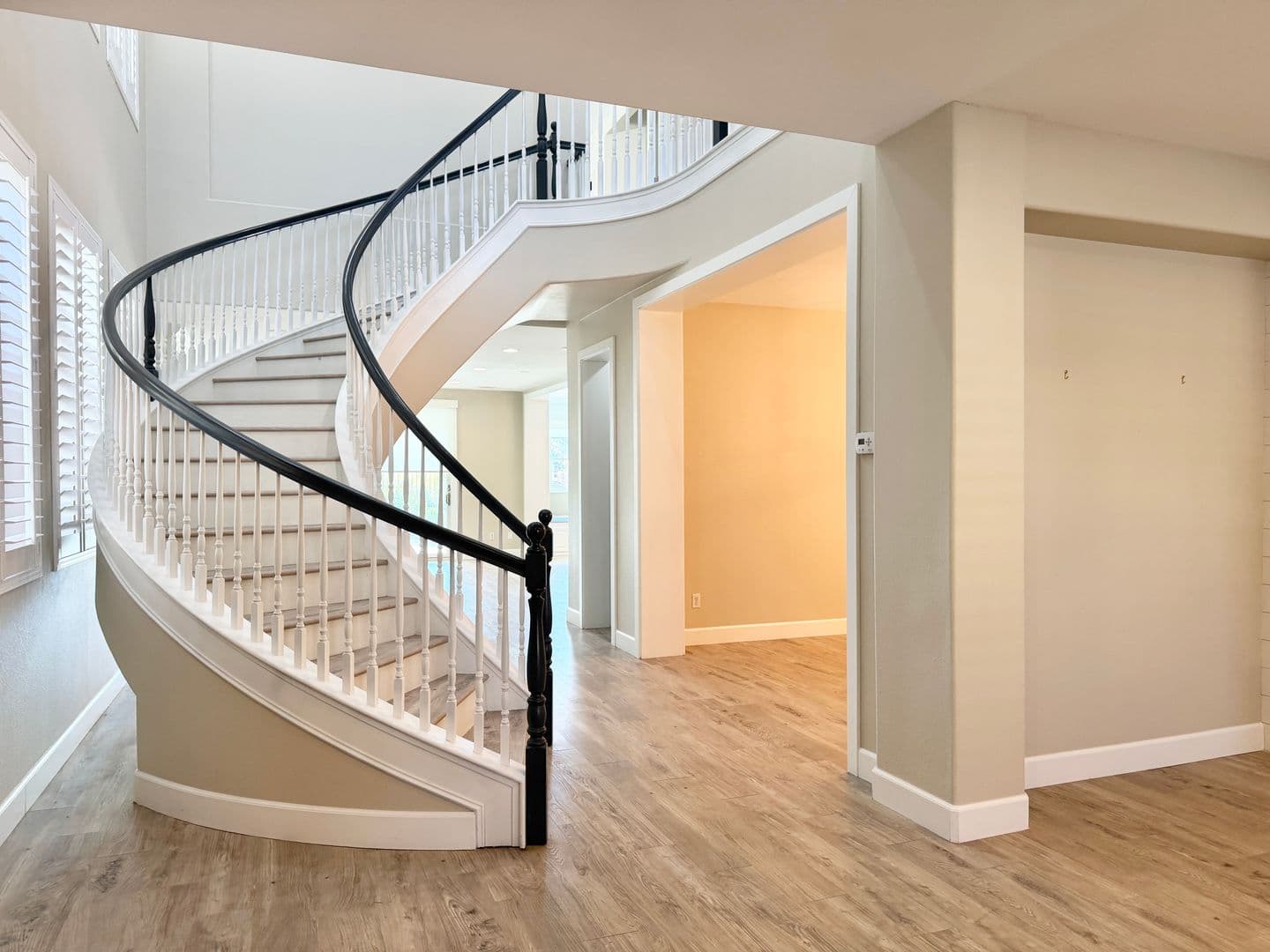 Henderson House: 927 Via Canale Drive