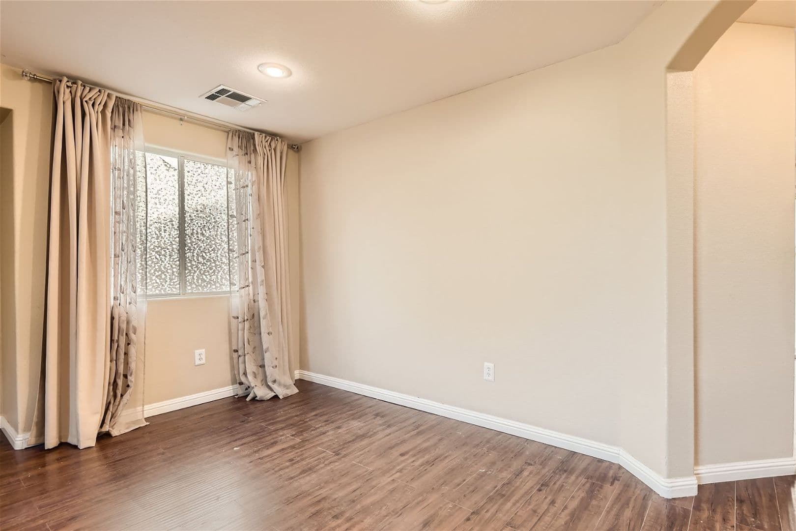 LAS VEGAS House: 9379 MALAYA GARNET CT.