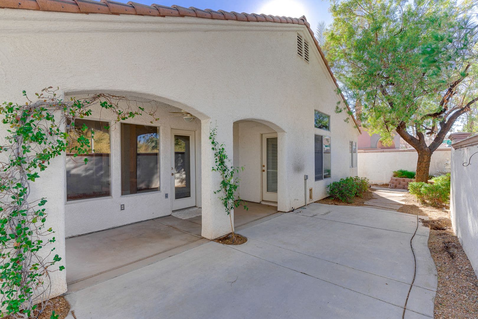 Henderson House: 1842 Stablegate Ave