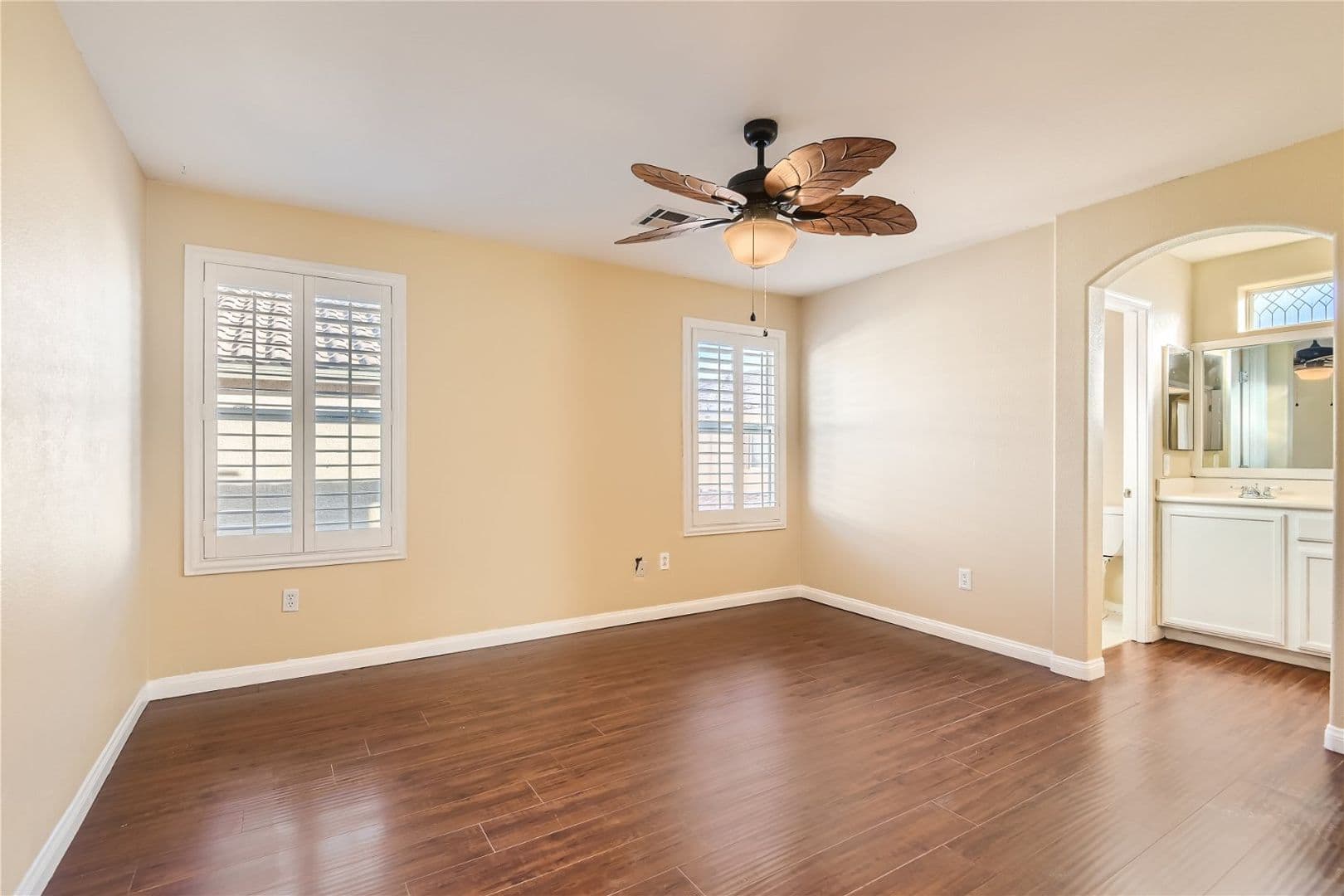 LAS VEGAS House: 9379 MALAYA GARNET CT.
