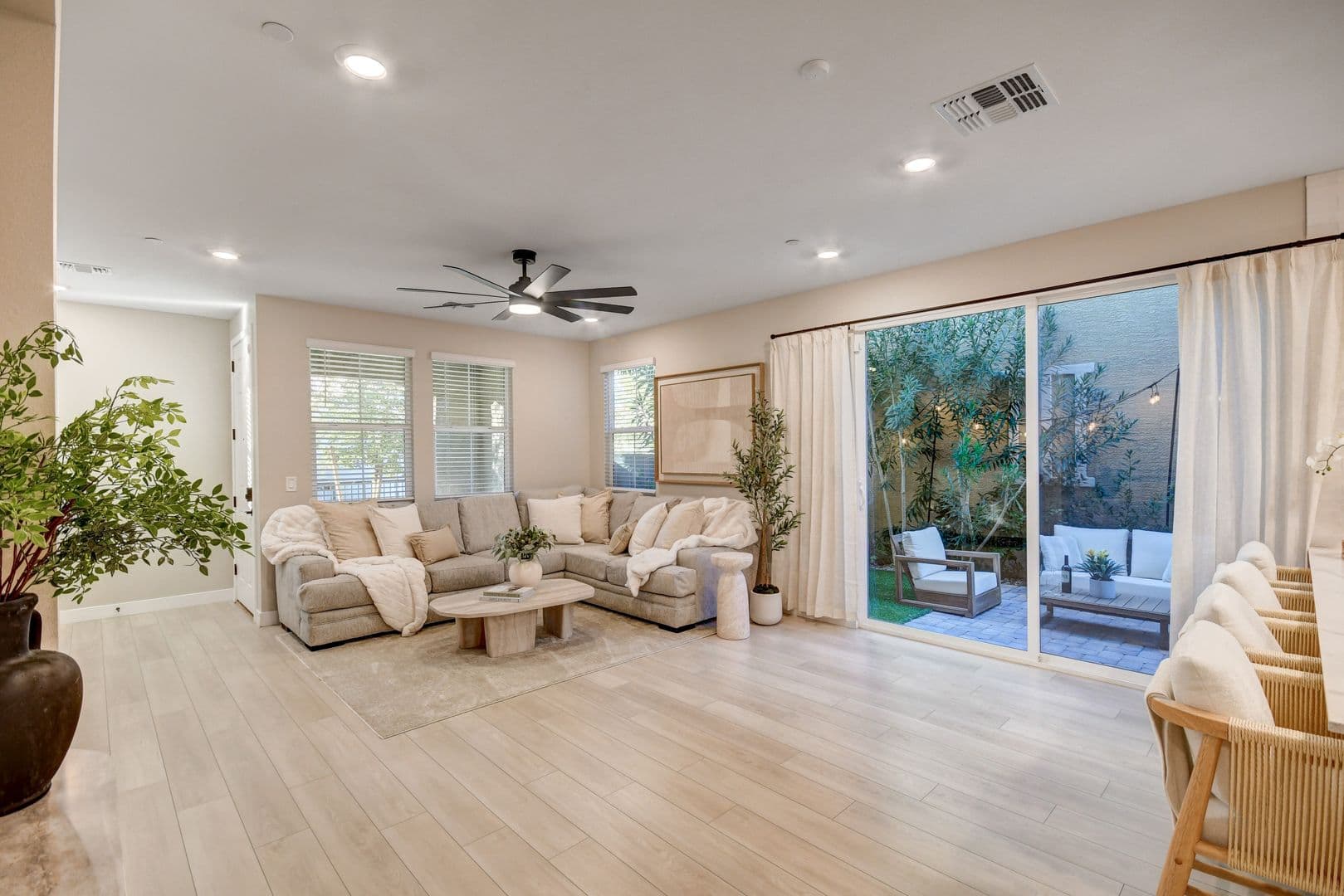 Henderson House: 3568 Anastagio Lane