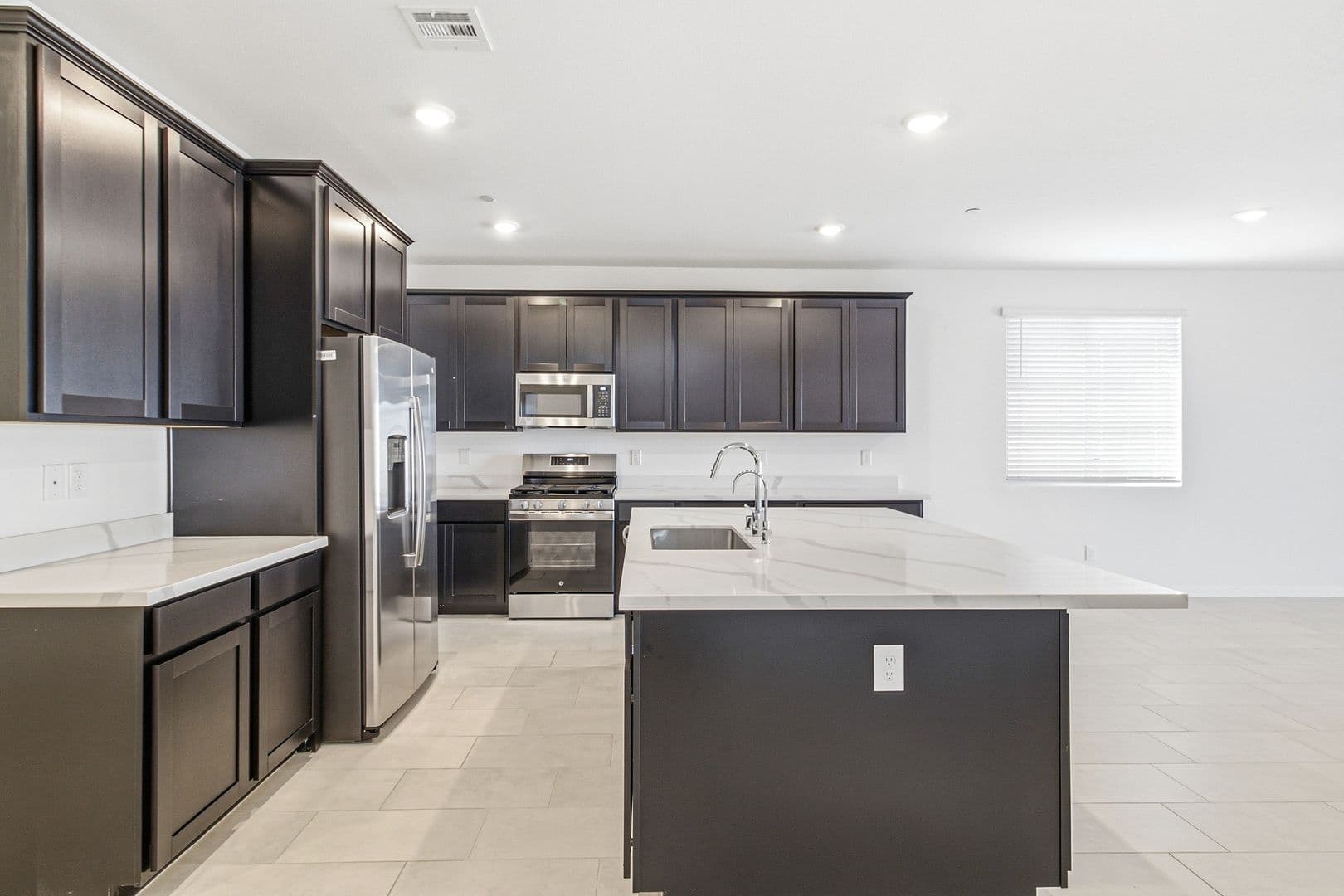 Henderson House: 320 Isla Enclave Way