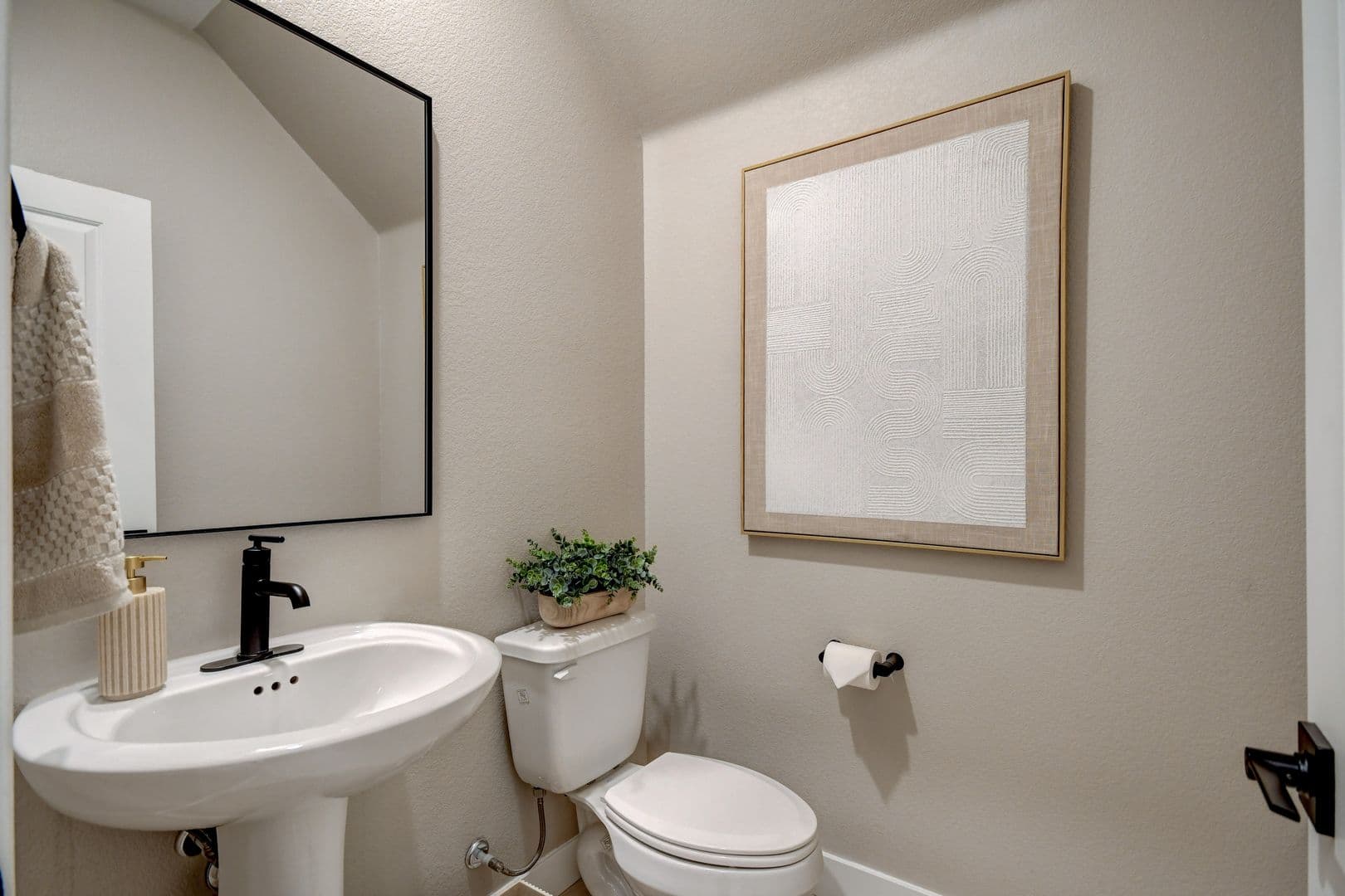 Henderson House: 3568 Anastagio Lane