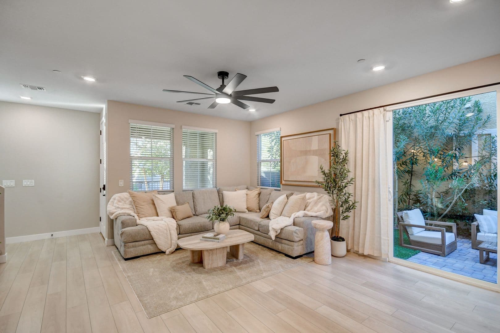 Henderson House: 3568 Anastagio Lane