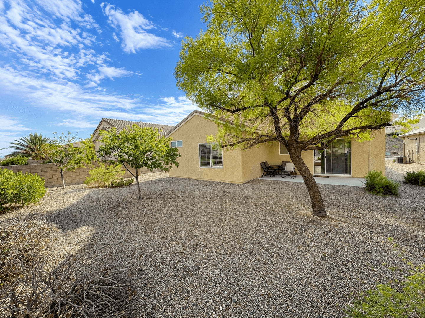 Henderson House: 1935 Valley Center Dr