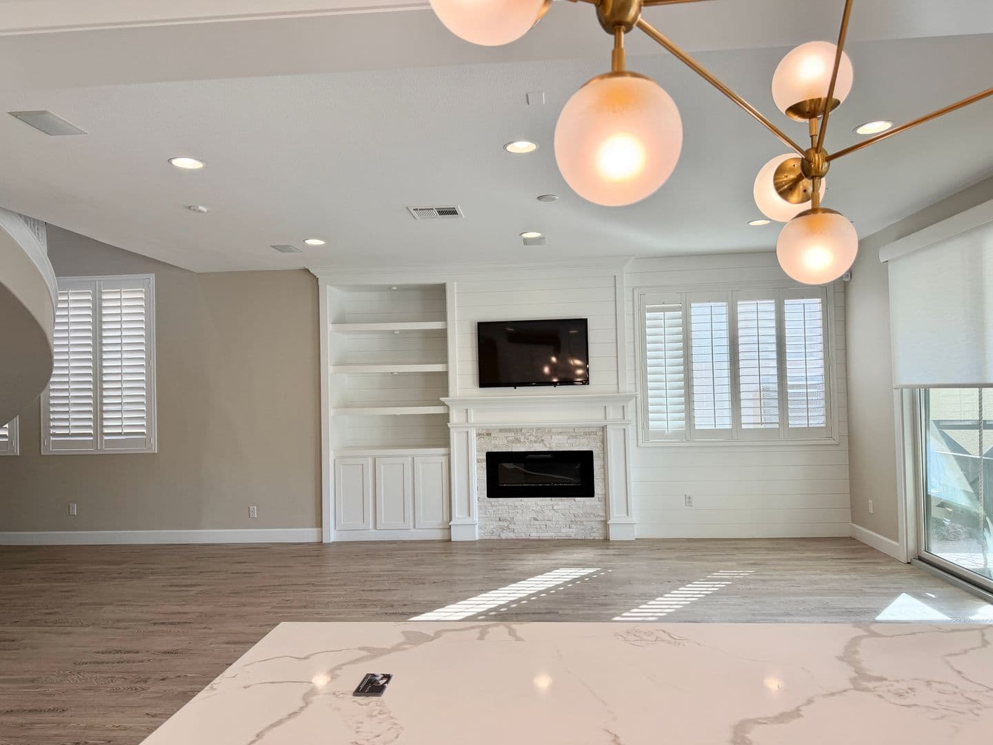 Henderson House: 927 Via Canale Drive