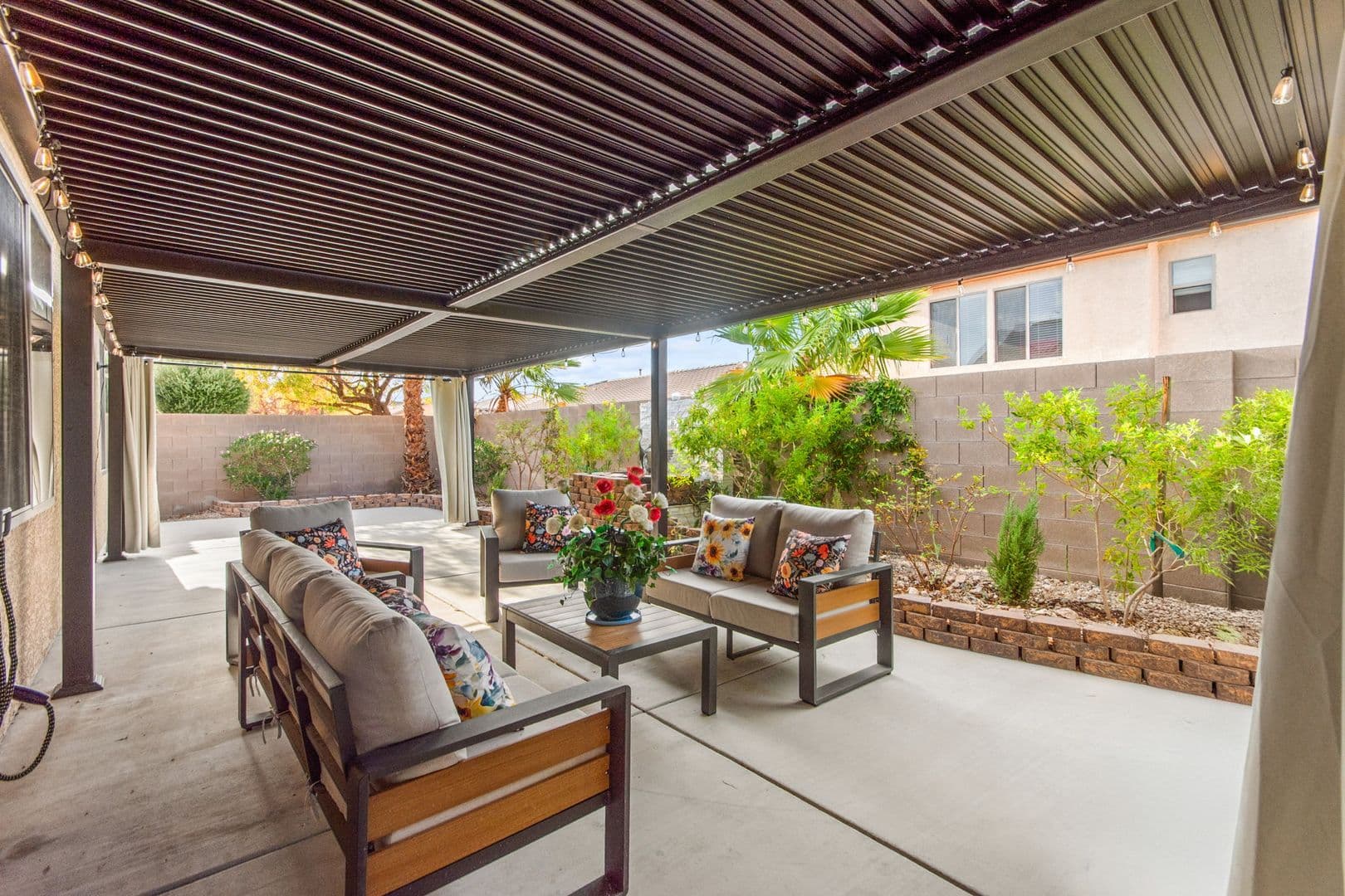 Las Vegas House: 7568 Stray Horse Ave