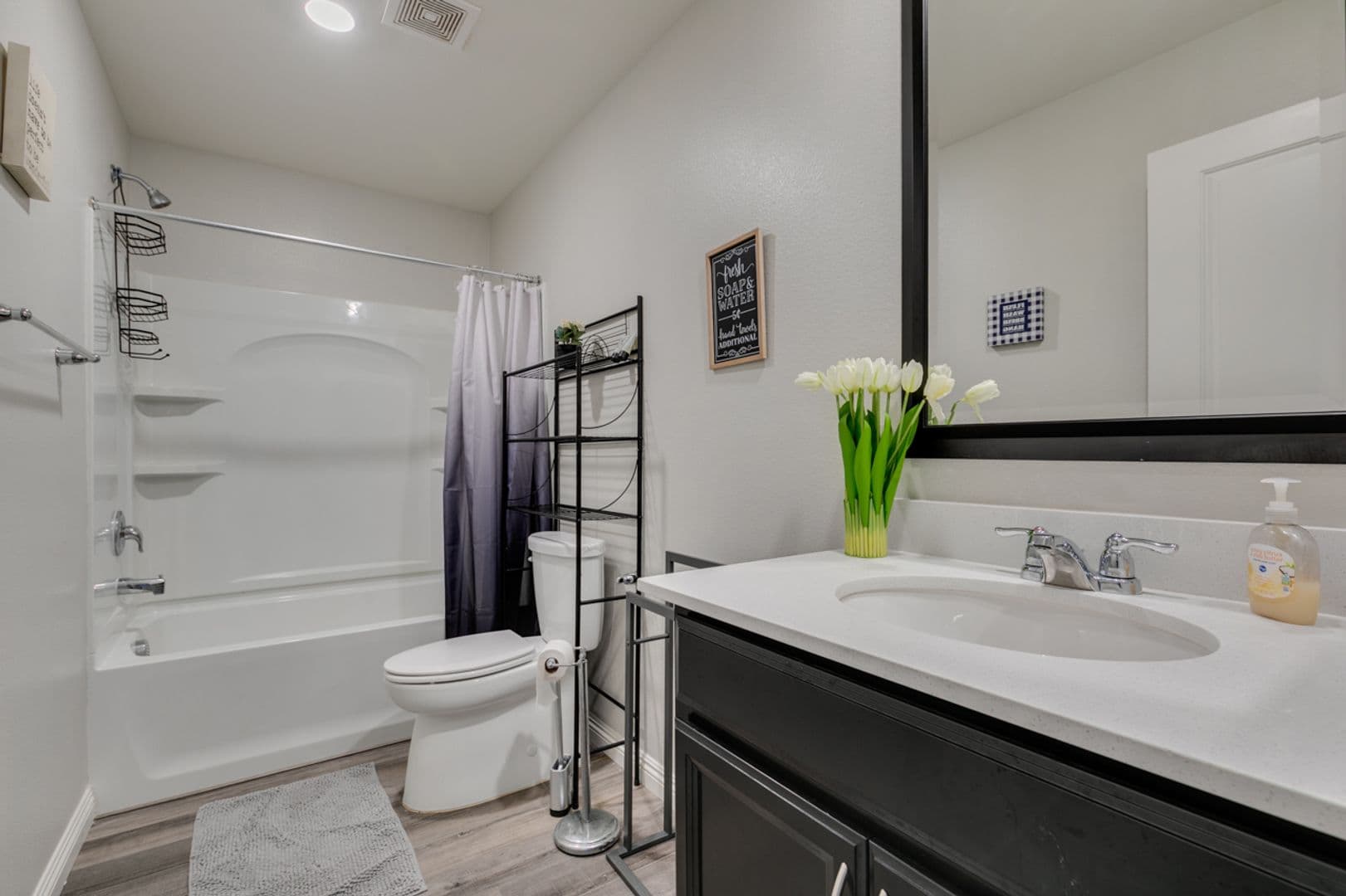 Henderson House: 3496 Calentina Ave