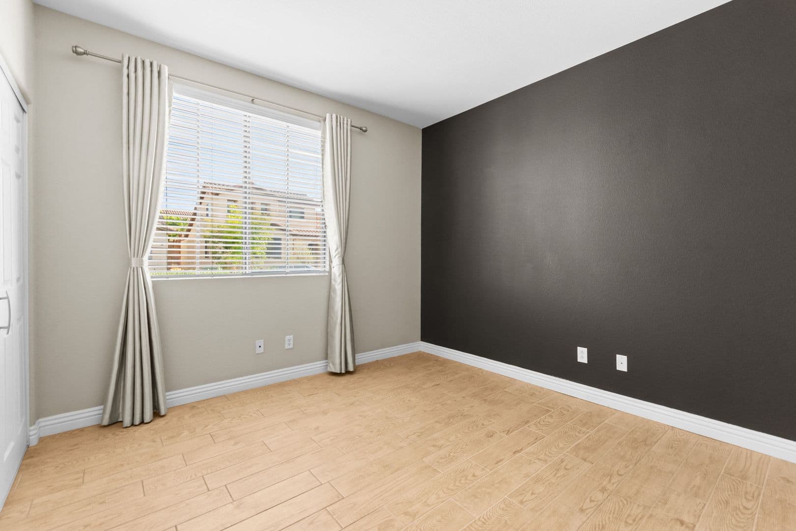 Las Vegas House: 7568 Stray Horse Ave