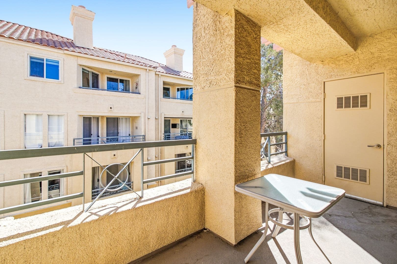 Las Vegas House: 210 E Flamingo Rd #330