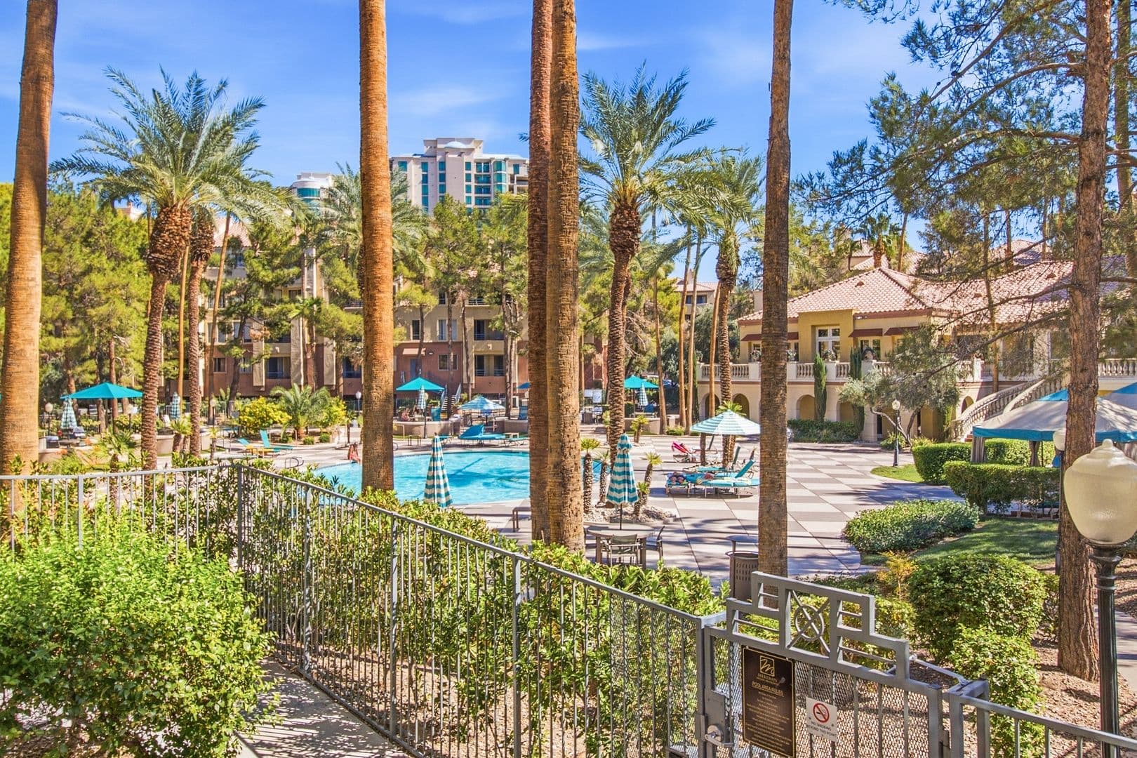 Las Vegas House: 210 E Flamingo Rd #330