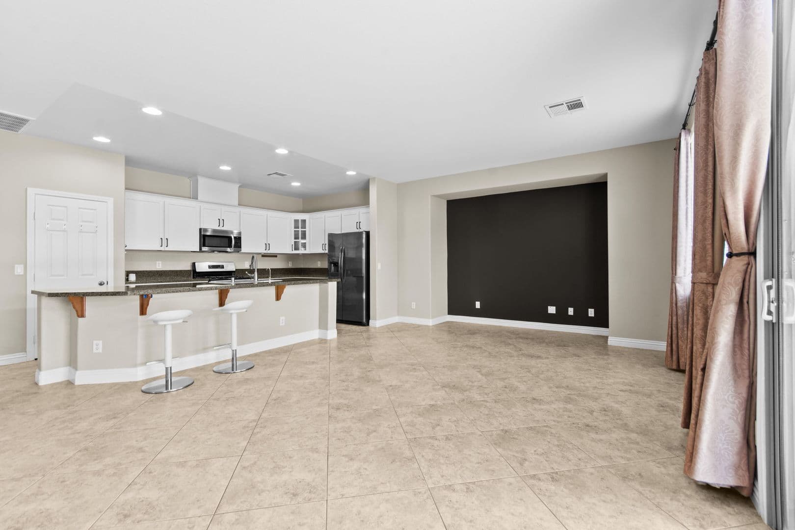 Las Vegas House: 7568 Stray Horse Ave
