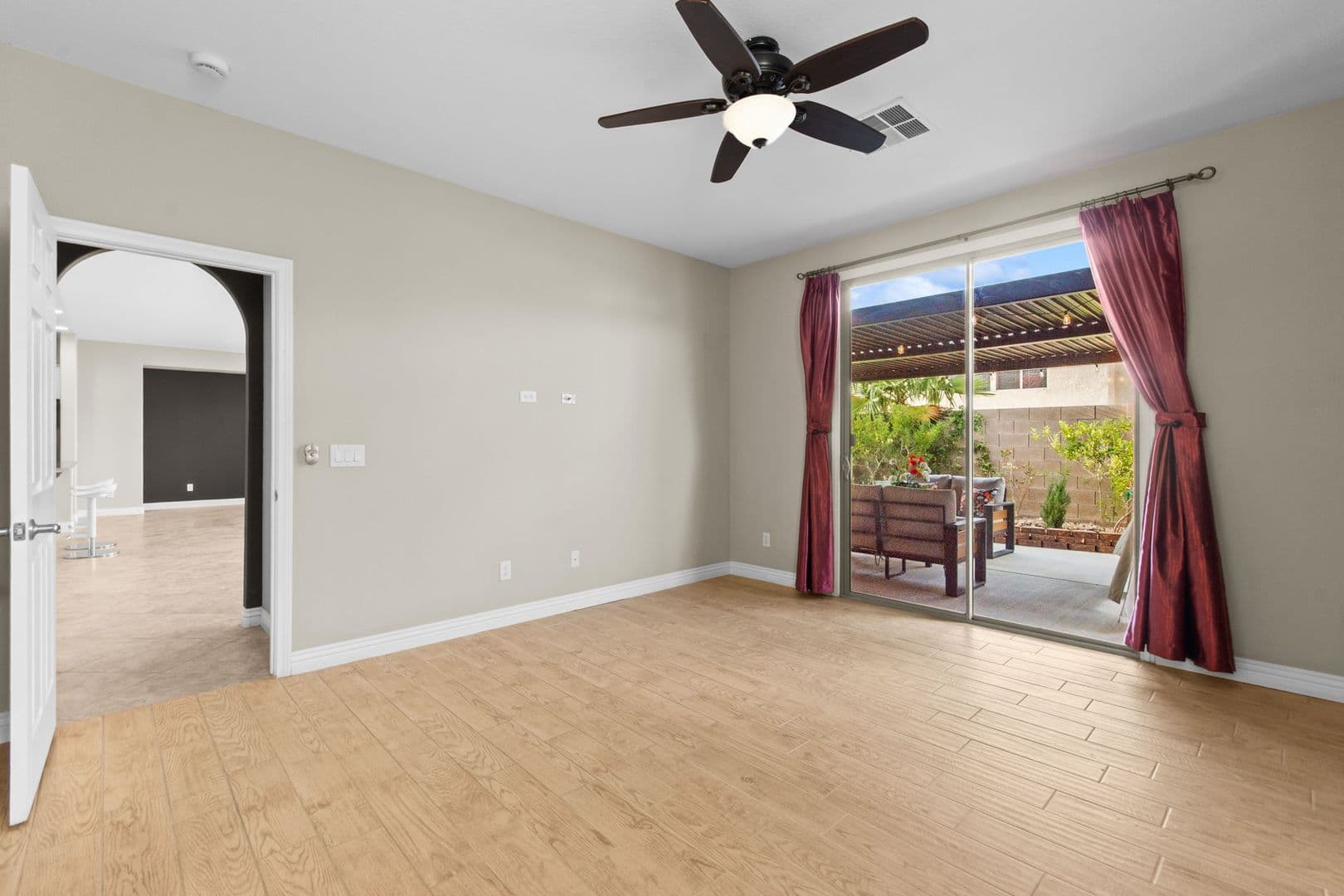Las Vegas House: 7568 Stray Horse Ave