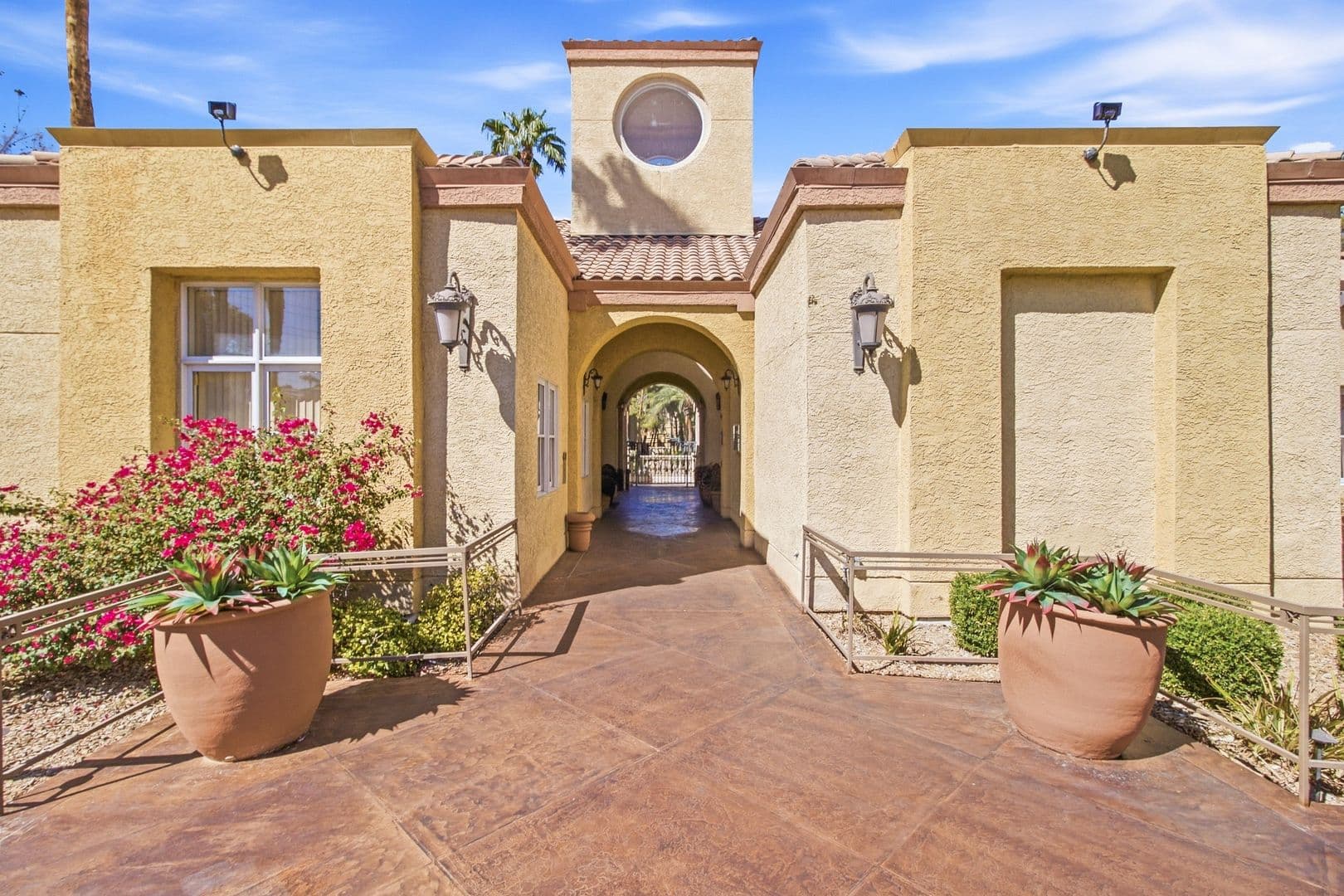 Las Vegas House: 210 E Flamingo Rd #330
