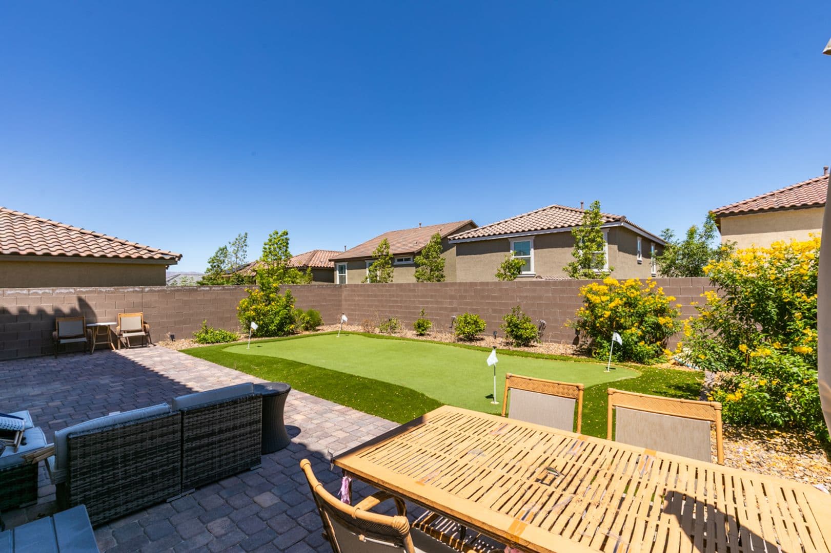 Henderson House: 3496 Calentina Ave
